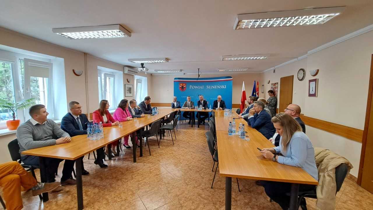 Wizyta marszałka Łukasza Prokoryma w Sejnach. Deklaracje w sprawie dróg