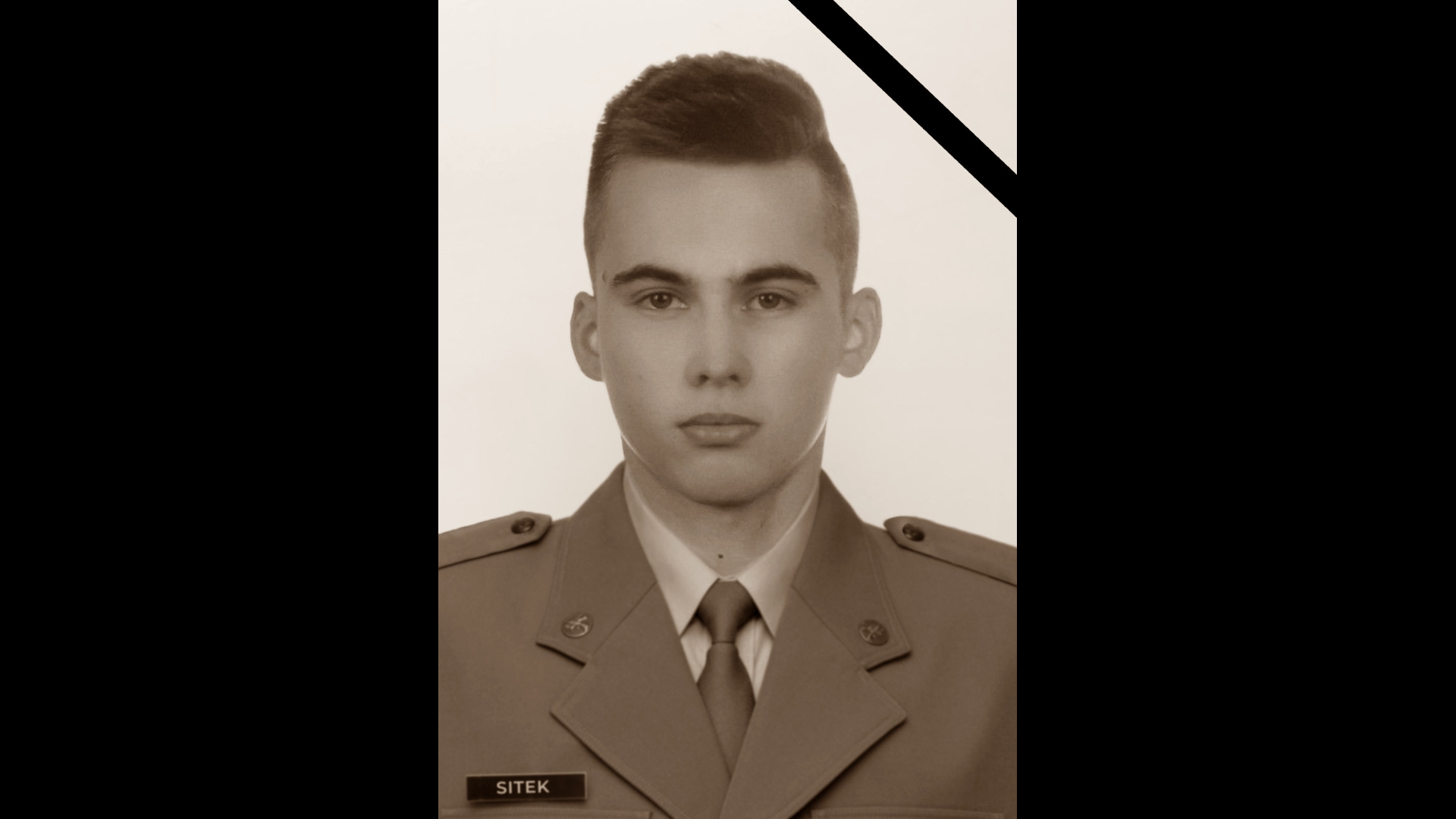 Żołnierz ugodzony nożem pośmiertnie awansowany na stopień sierżanta Wojska Polskiego