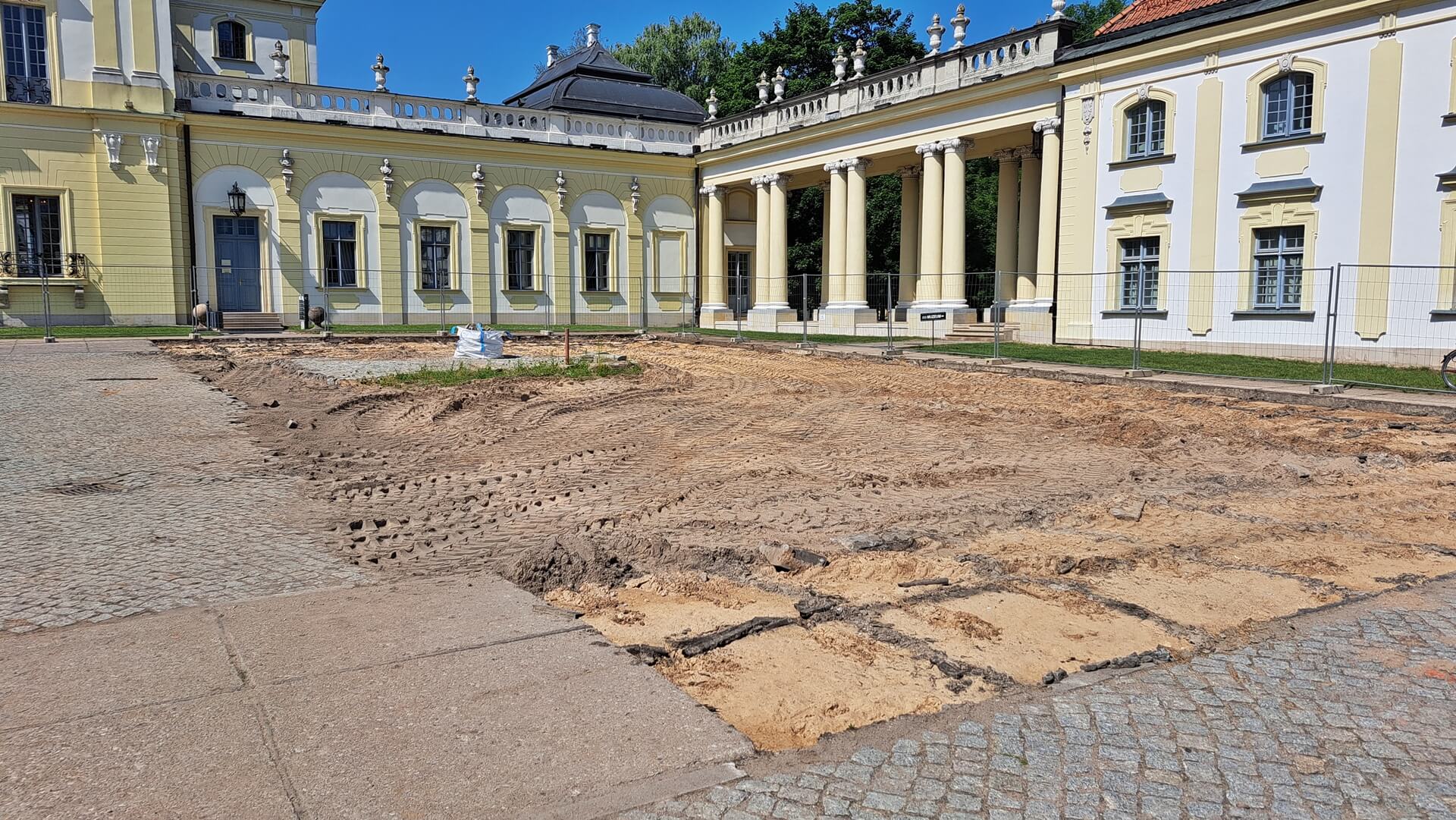Archeolodzy rozpoczną prace na dziedzińcu paradnym Pałacu Branickich w Białymstoku