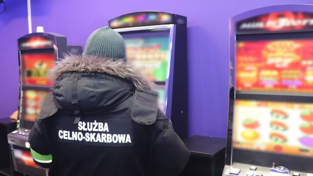 Lokal, w którym urządzano nielegalne gry hazardowe, zlikwidowali w Łomży funkcjonariusze KAS