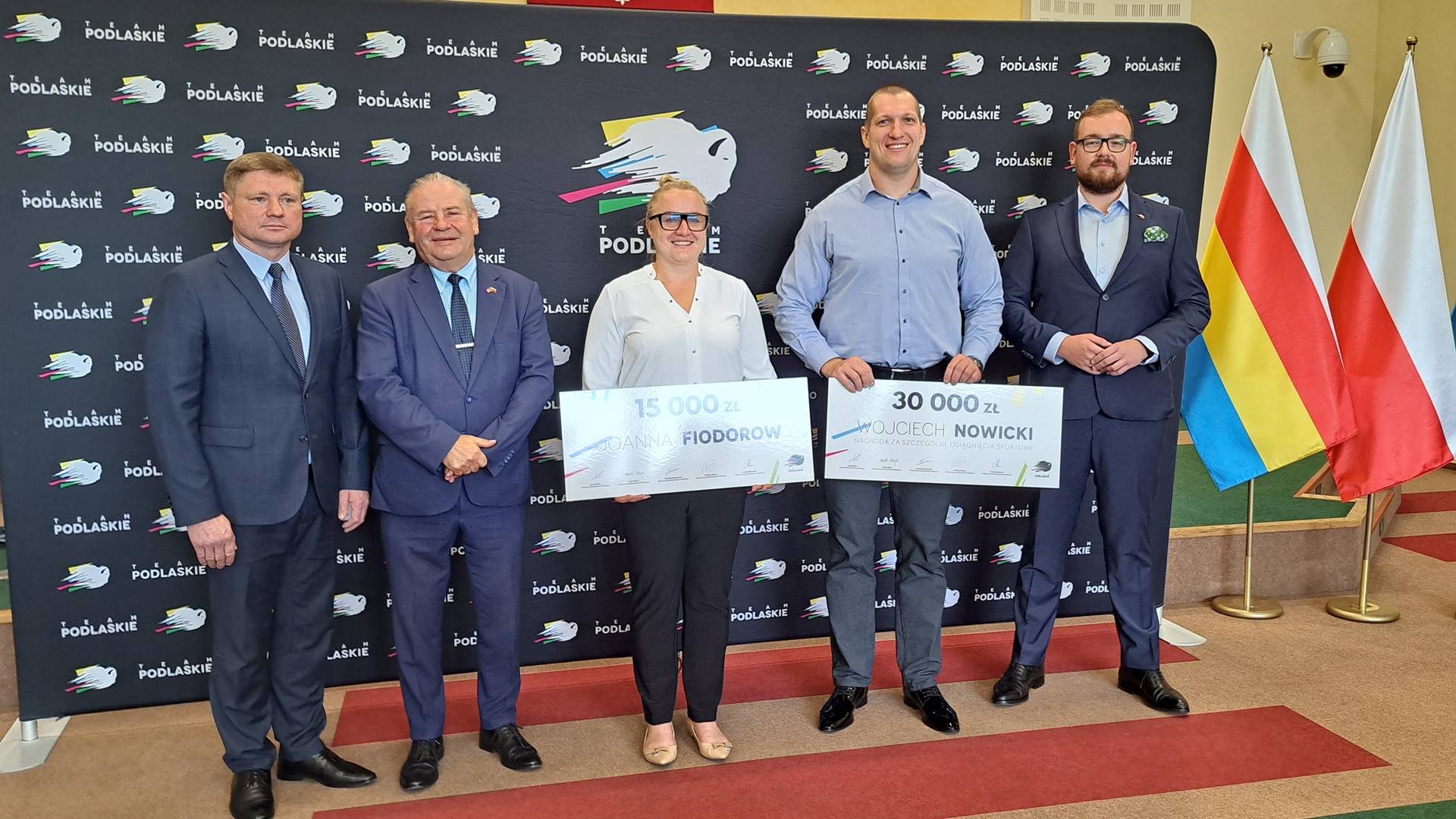 Wojciech Nowicki i jego trenerka otrzymali nagrody zarządu województwa podlaskiego