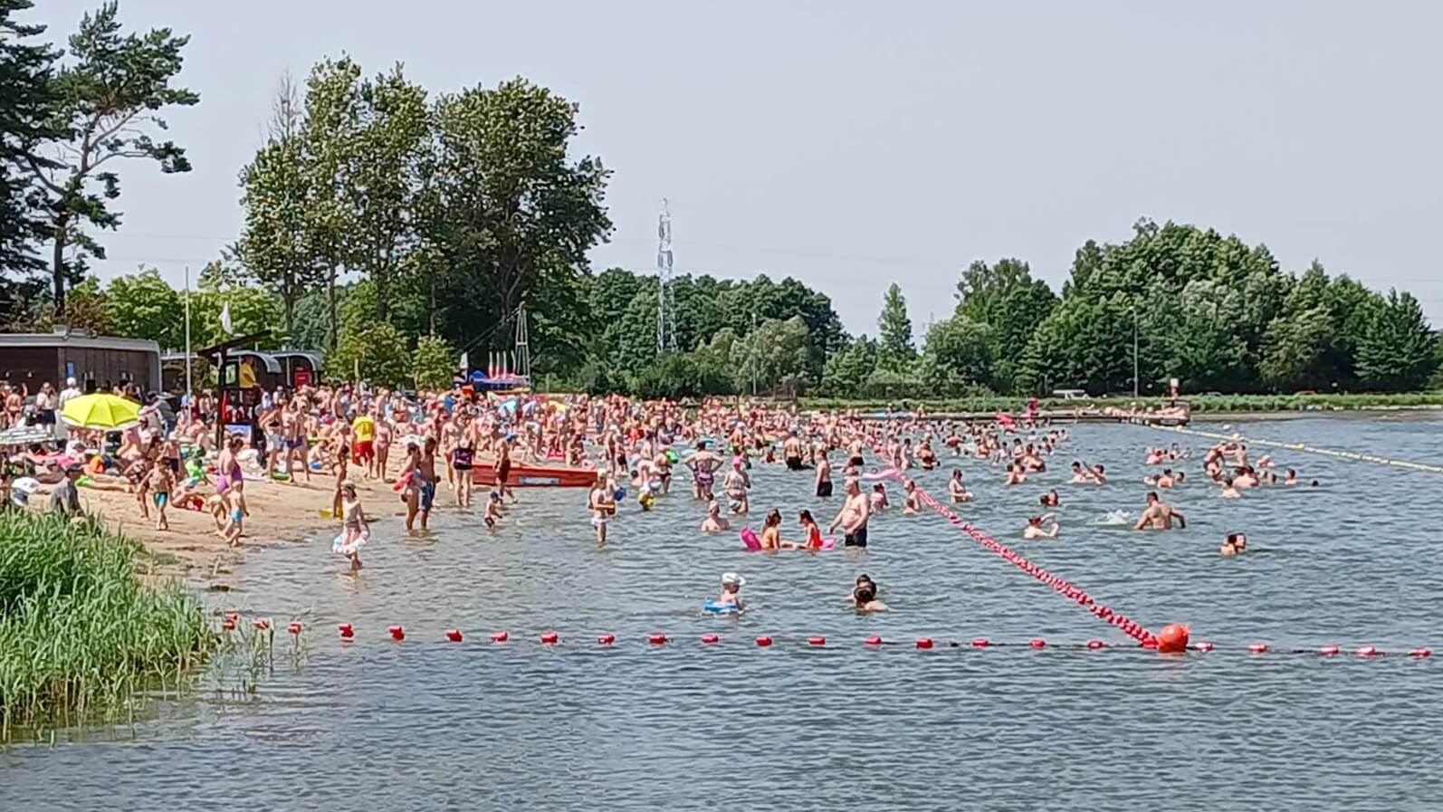 Upalny weekend przyciągnął na Dojlidy plażowiczów