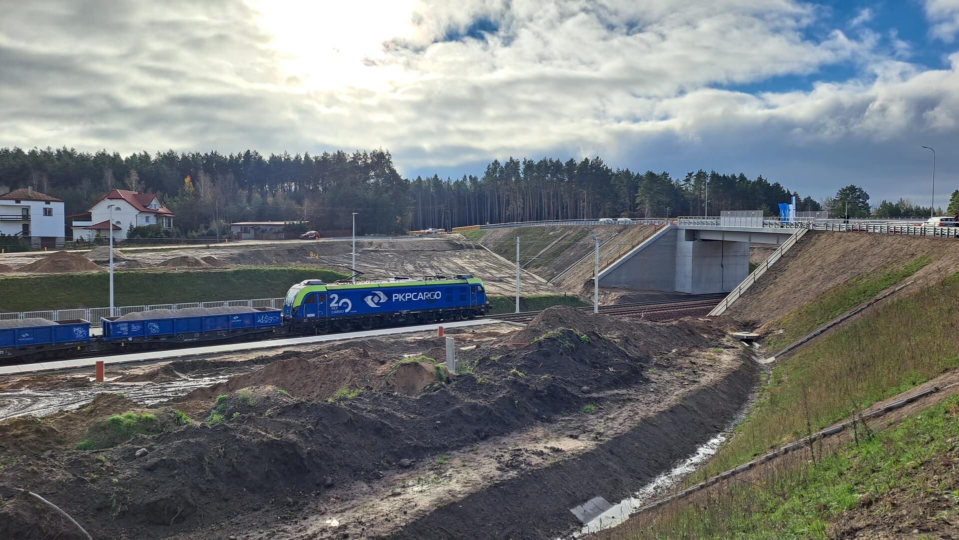 Kierowcy mogą już korzystać z nowego wiaduktu nad torami w Łapach Osse