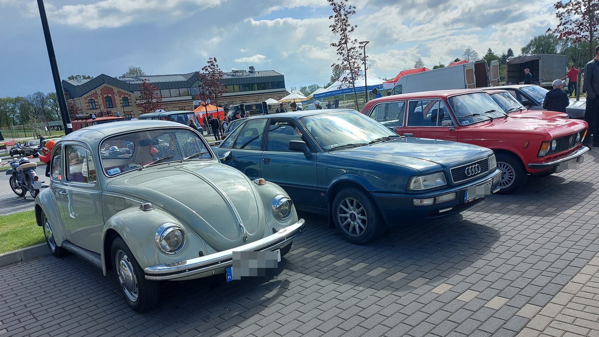 Do Suwałk zjechali pasjonaci zabytkowych aut