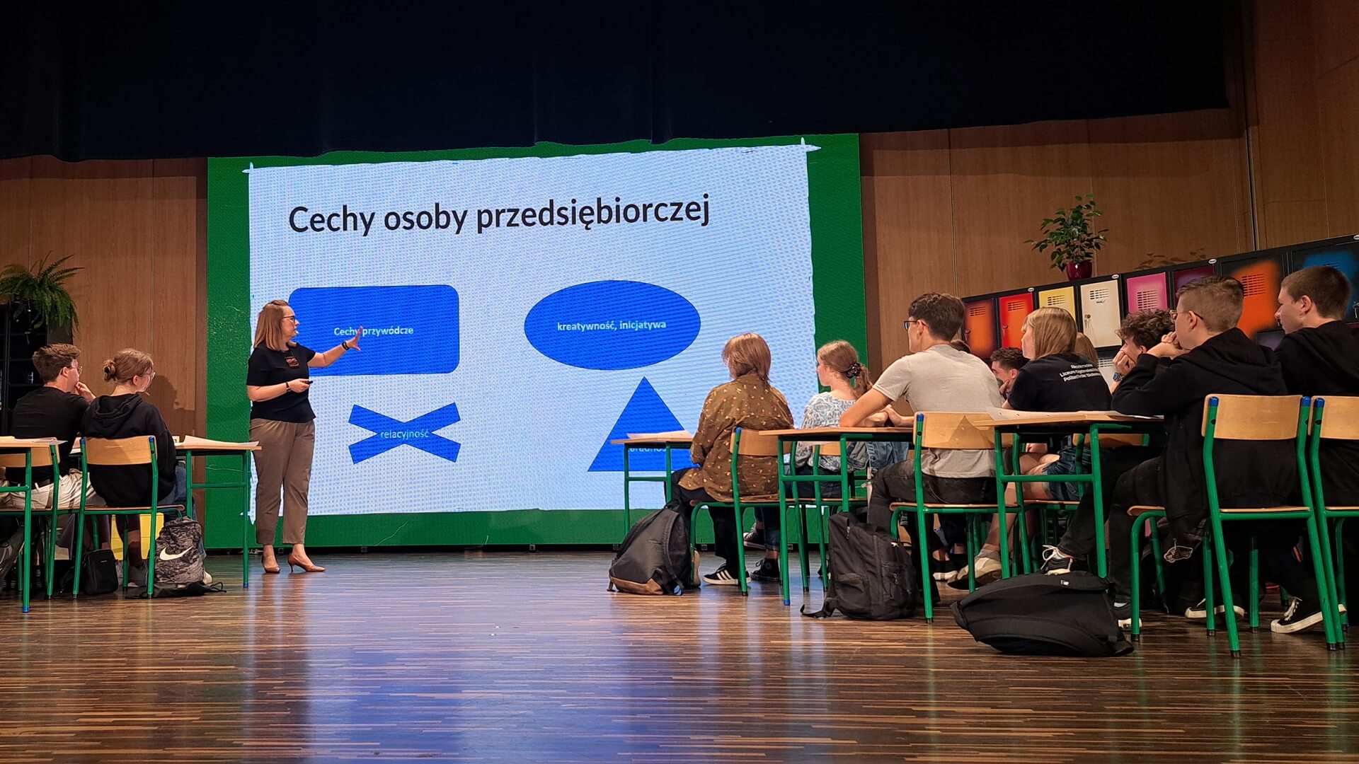 Białostoccy uczniowie uczestniczyli w pokazowej lekcji biznesu i zarządzania