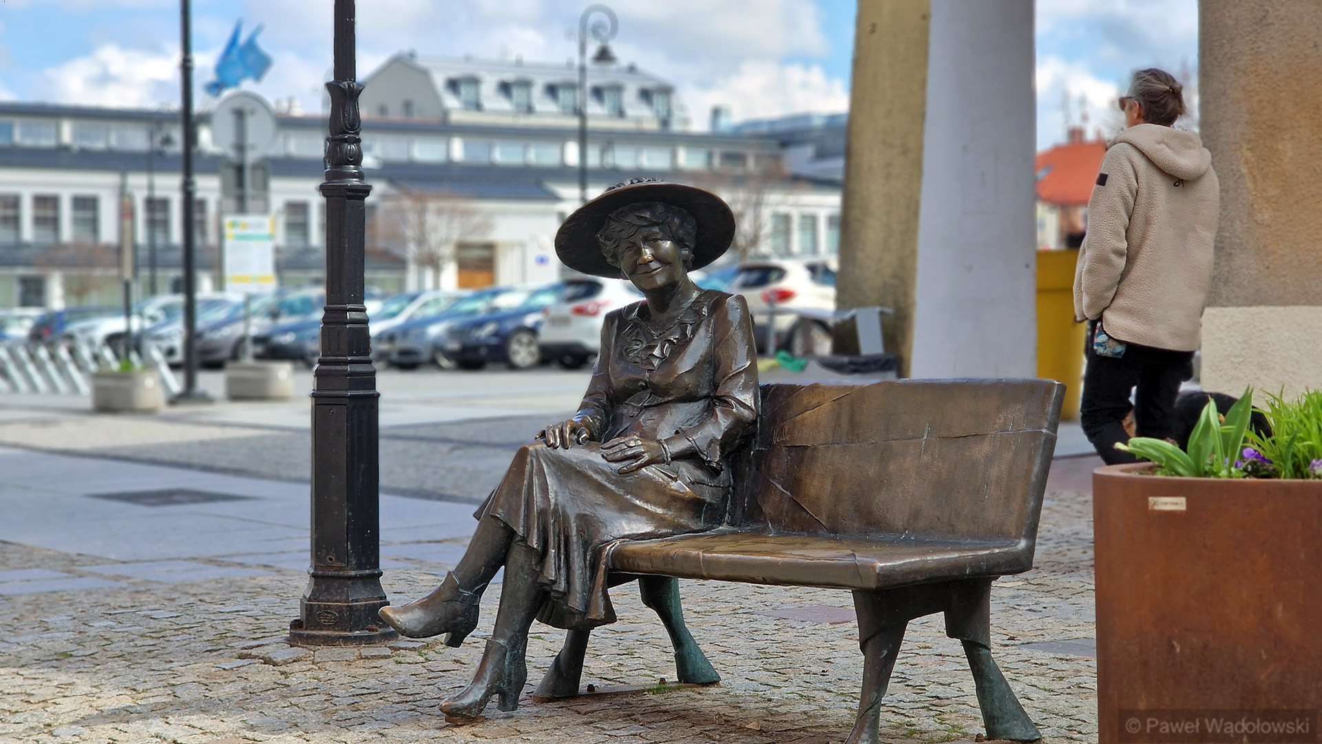 Ławeczka Hanki Bielickiej ma stanąć w innym miejscu