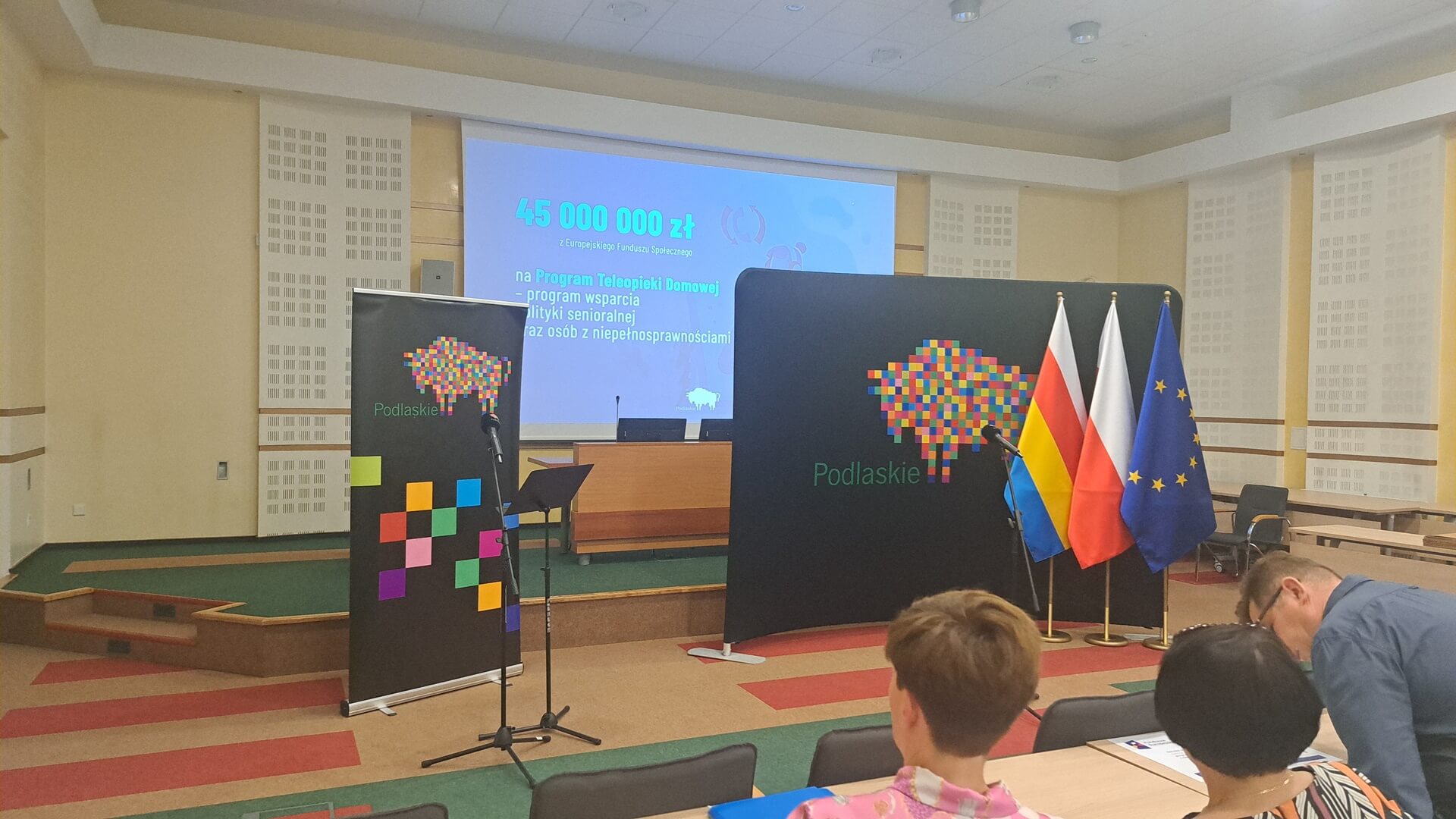 Podlaskie gminy dostaną ponad 40 mln zł na opiekę nad seniorami i osobami z niepełnosprawnościami