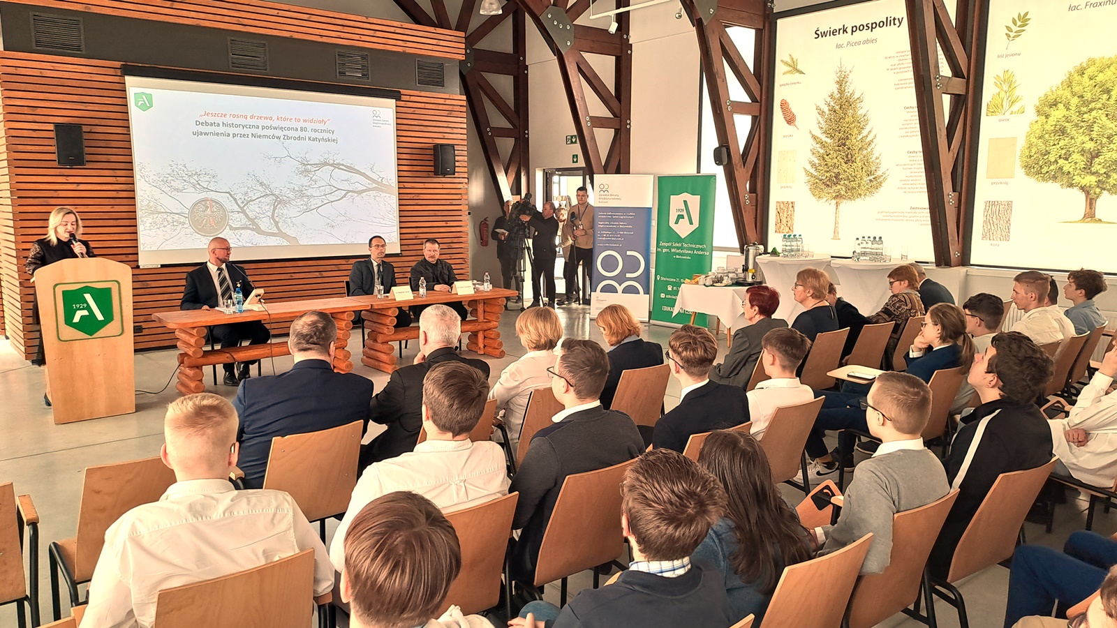 Debata o Zbrodni Katyńskiej w Białymstoku