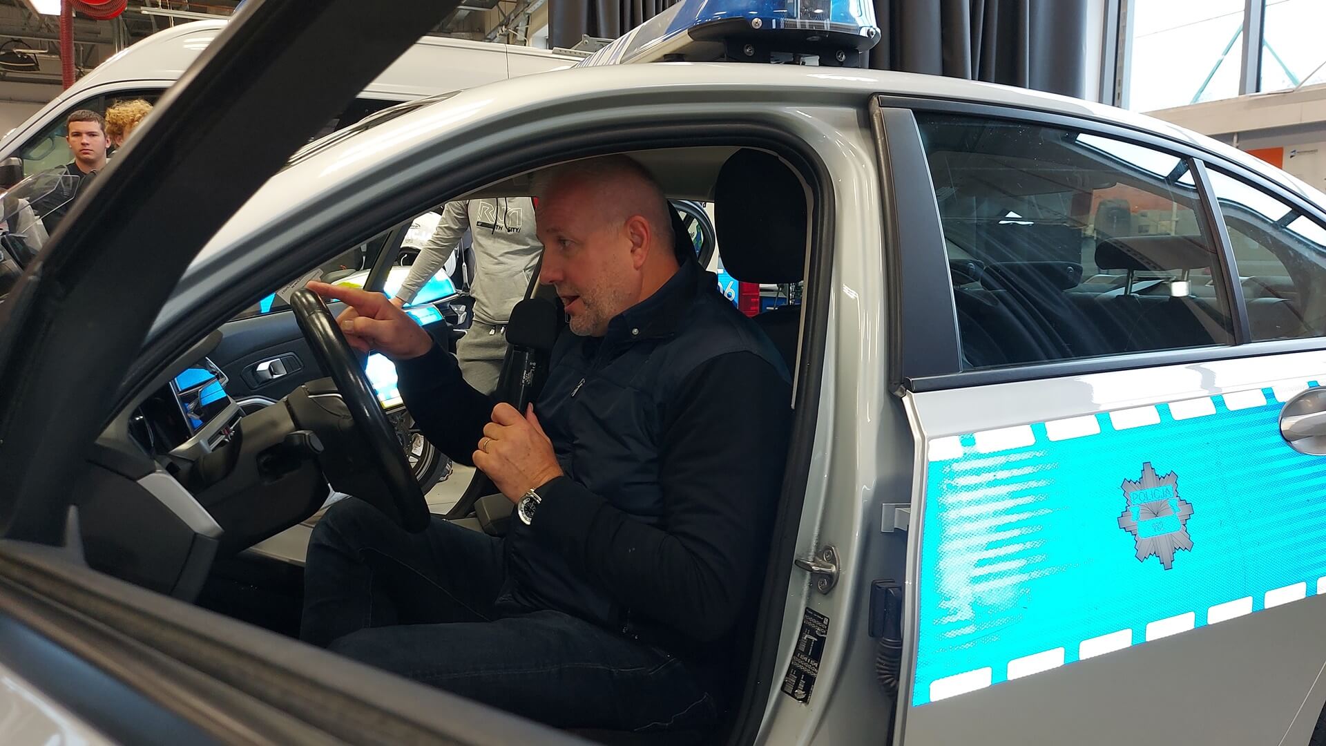 Młodzież z Zespołu Szkół Mechanicznych w Białymstoku poznawała techniki bezpiecznej jazdy