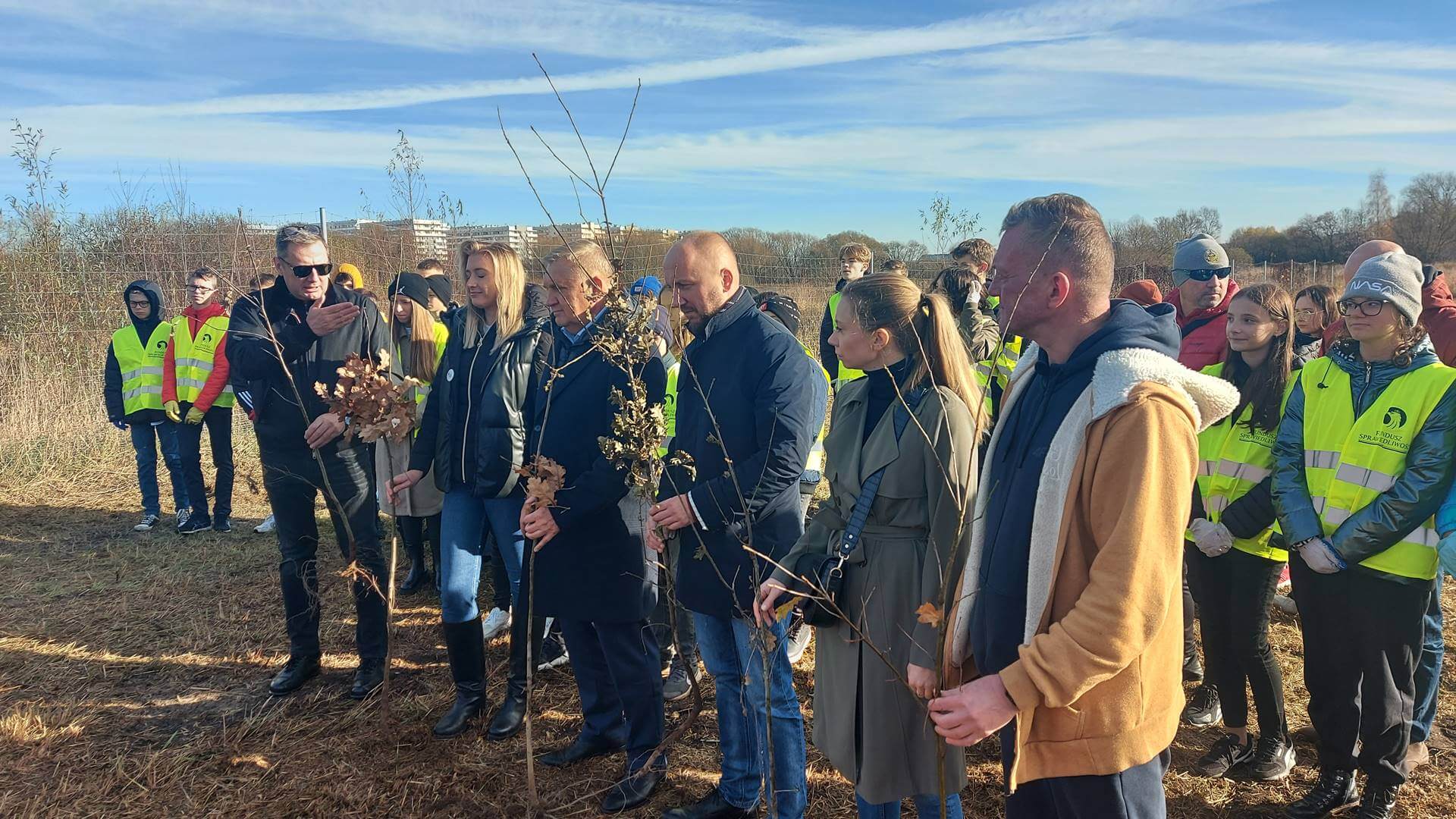 Uczniowie posadzili w Białymstoku 300 sadzonek świerków i dębów