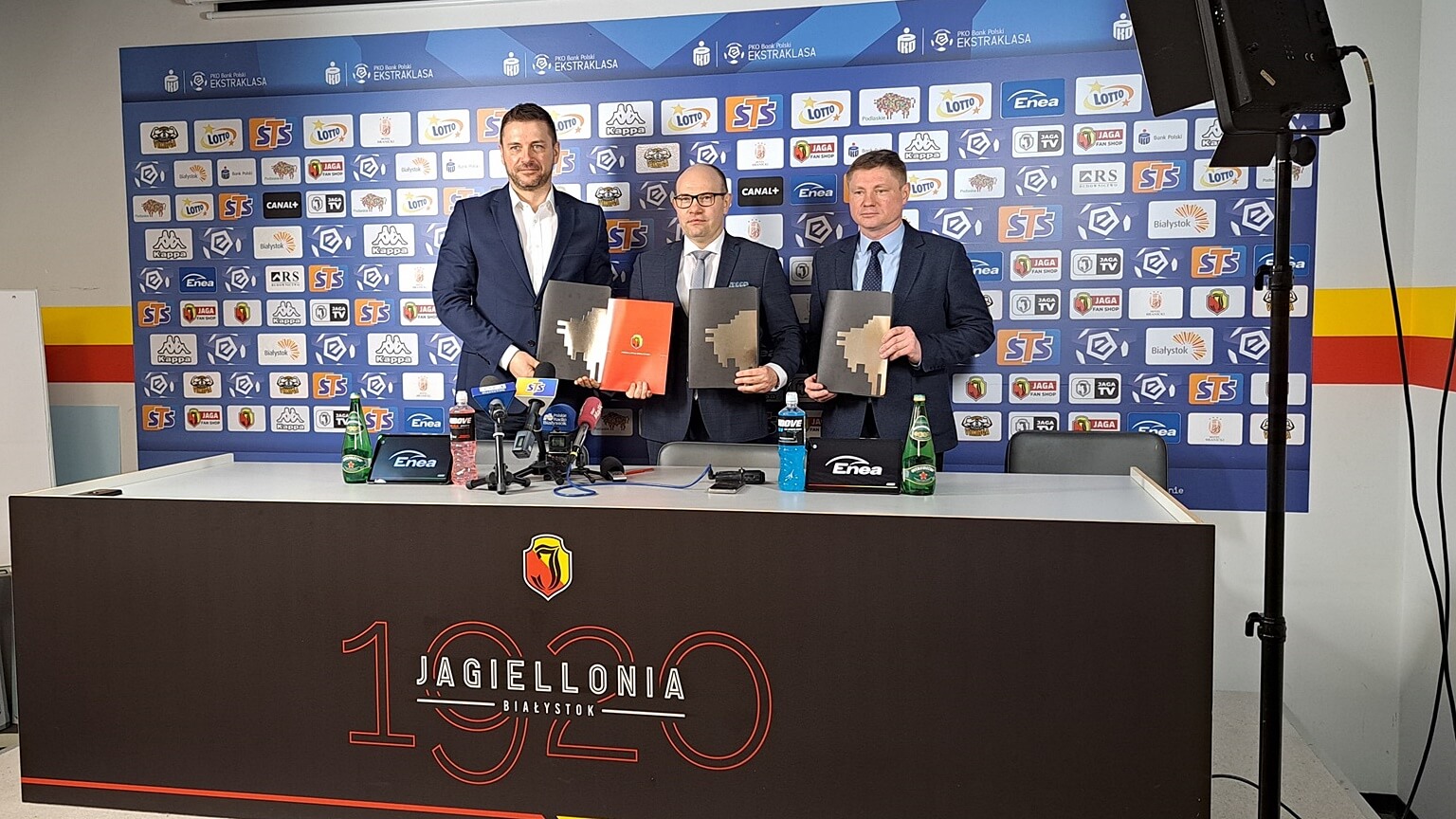 Samorząd województwa wesprze Jagiellonię; pieniądze pójdą na akademię