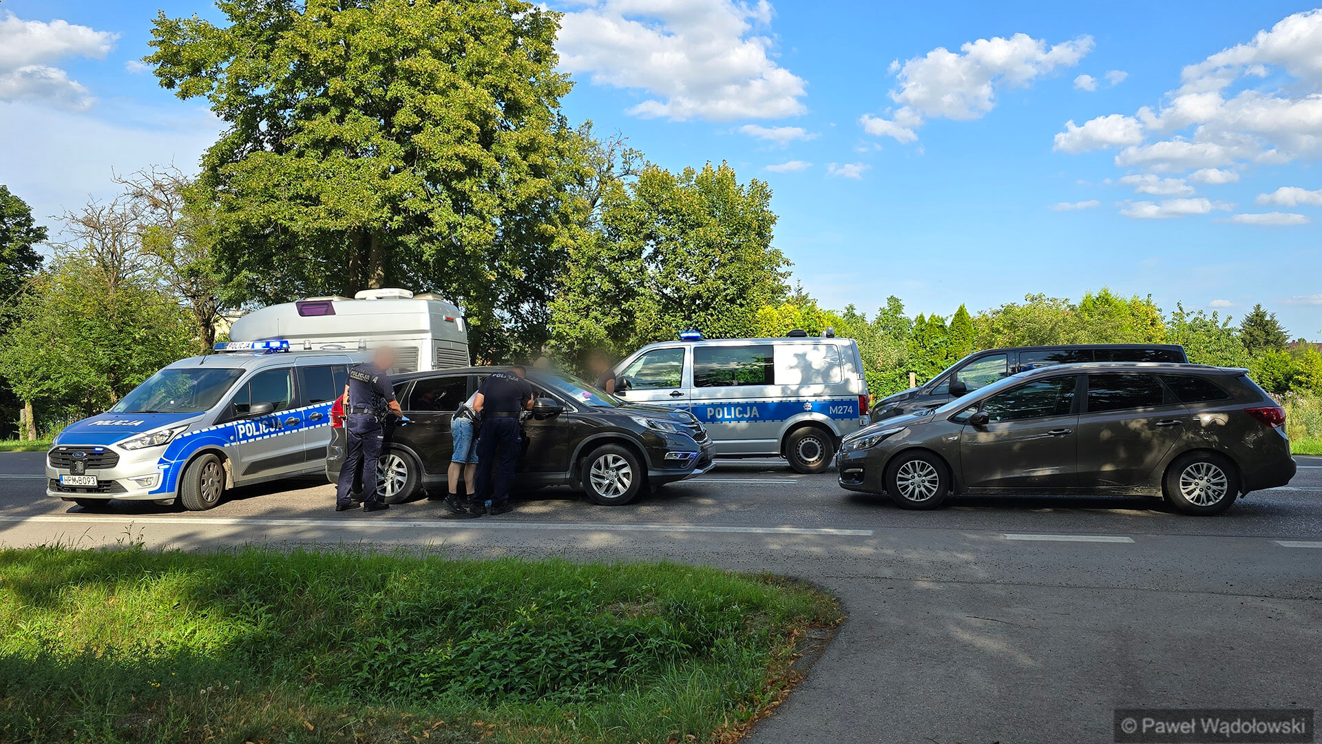Policyjny pościg pod Łomżą - w aucie mieli jechać nielegalni migranci