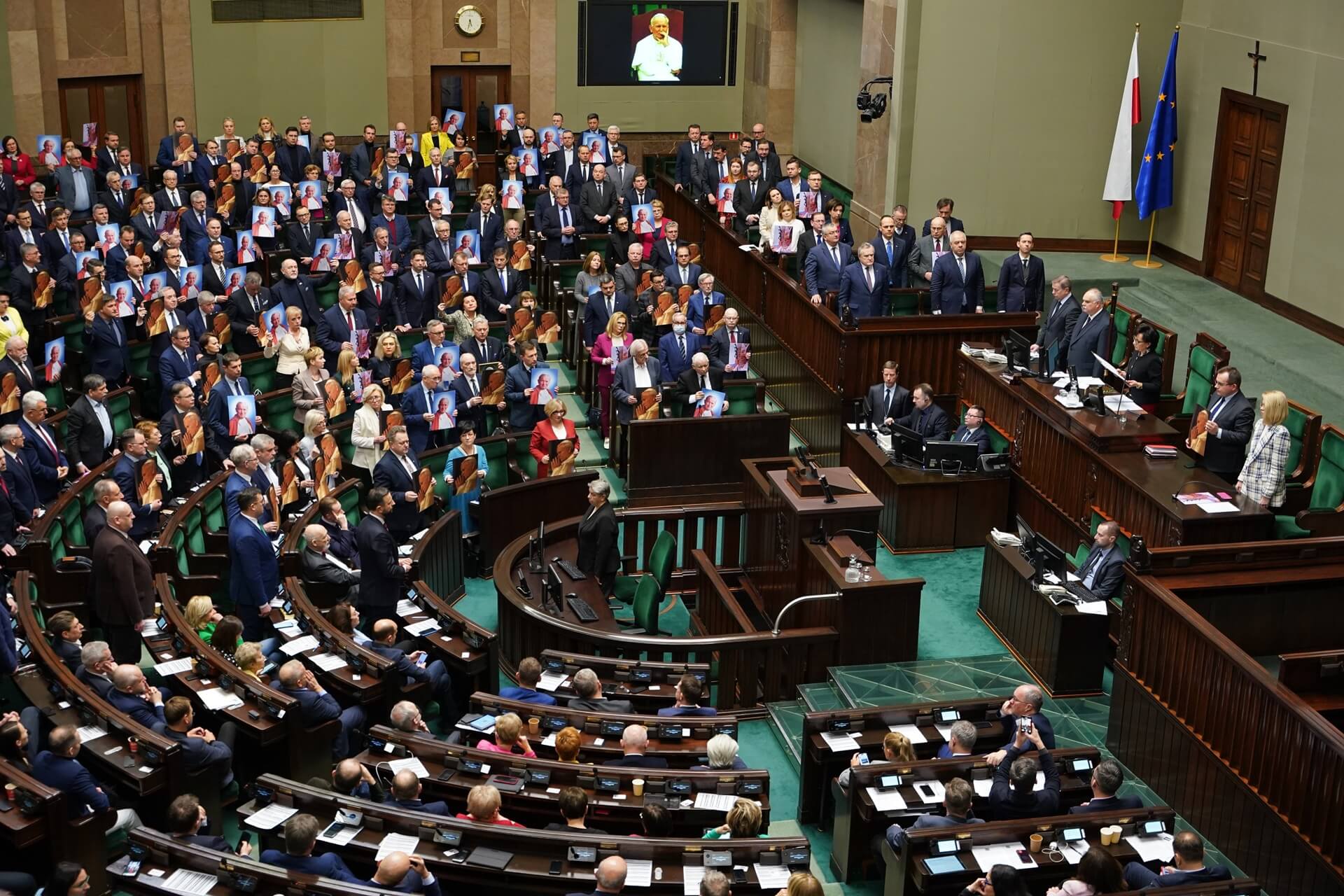 Sejm przyjął uchwałę ws. obrony dobrego imienia św. Jana Pawła II