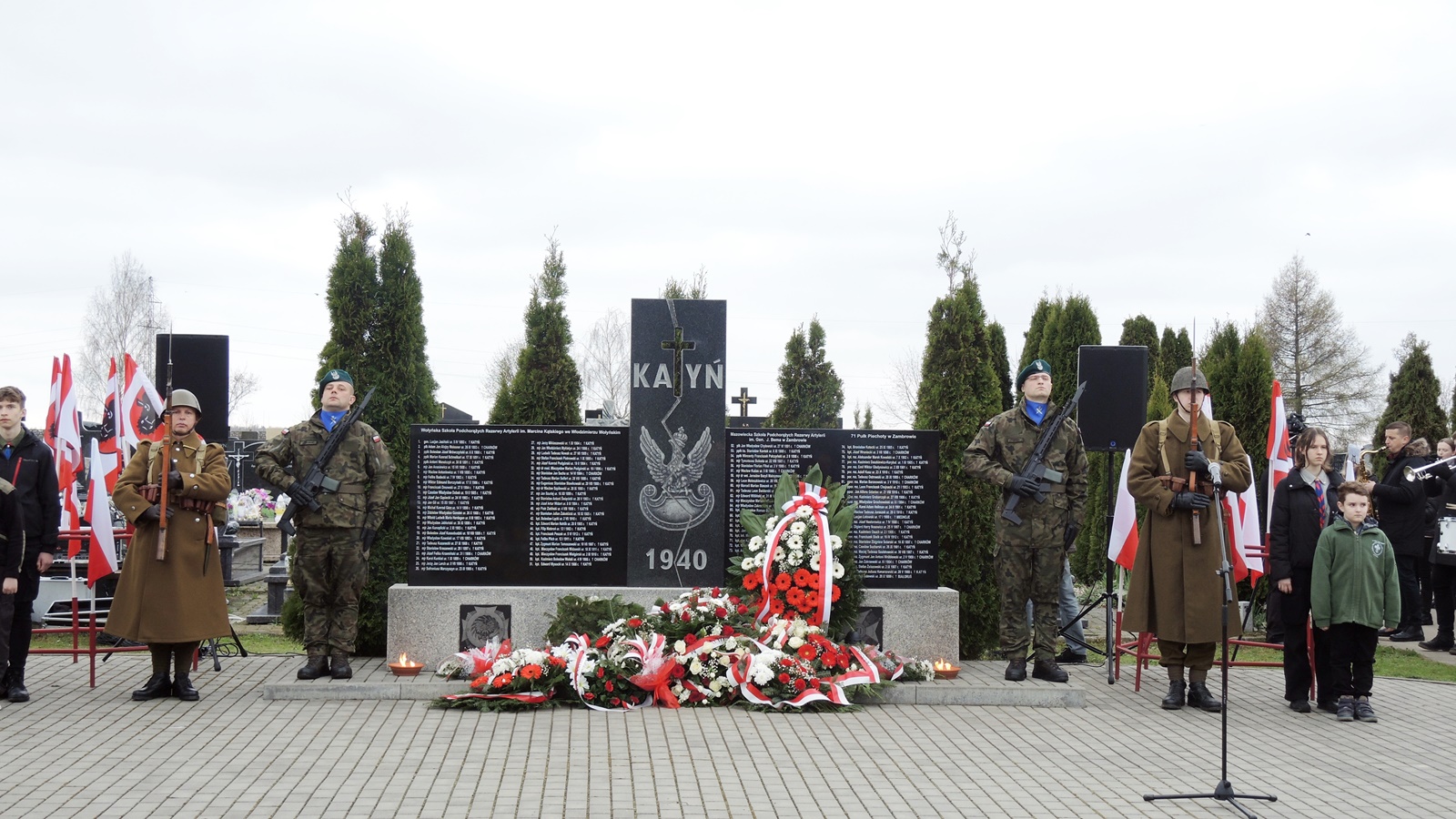 Mieszkańcy Zambrowa uczcili pamięć ofiar Katynia