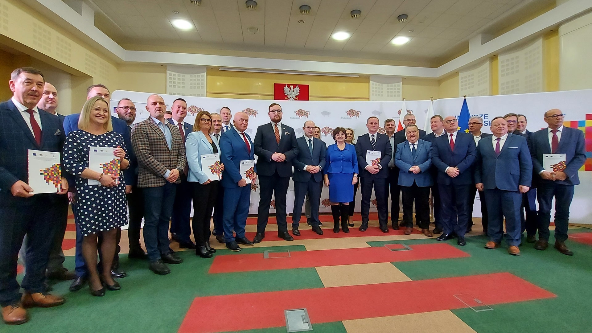 Podlaskie samorządy dostaną z Unii Europejskiej 85 mln zł na budowę i modernizację dróg lokalnych