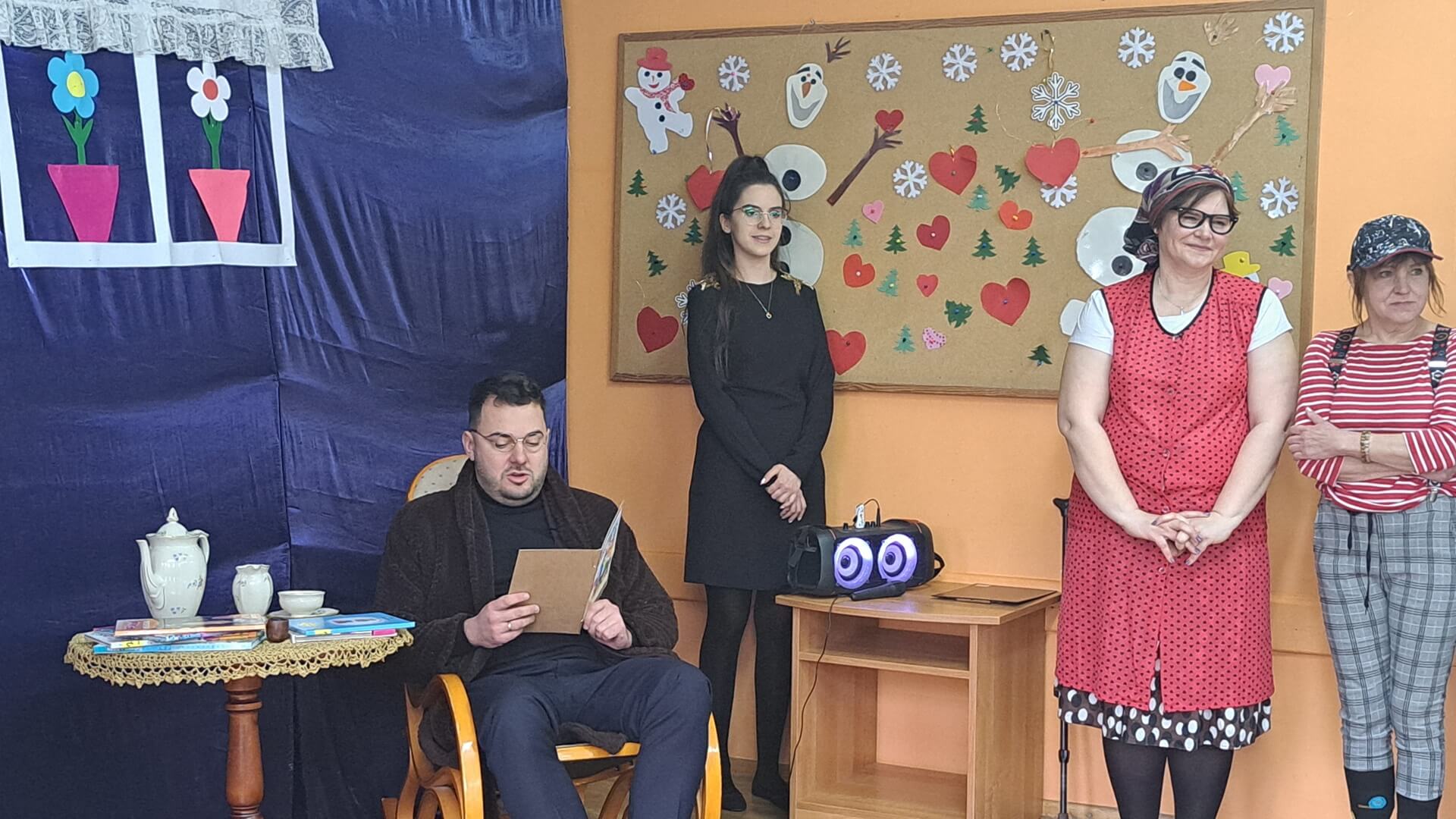 Łomżyńskie przedszkole uczciło Dzień Języka Ojczystego minispektaklem z udziałem prezydenta miasta