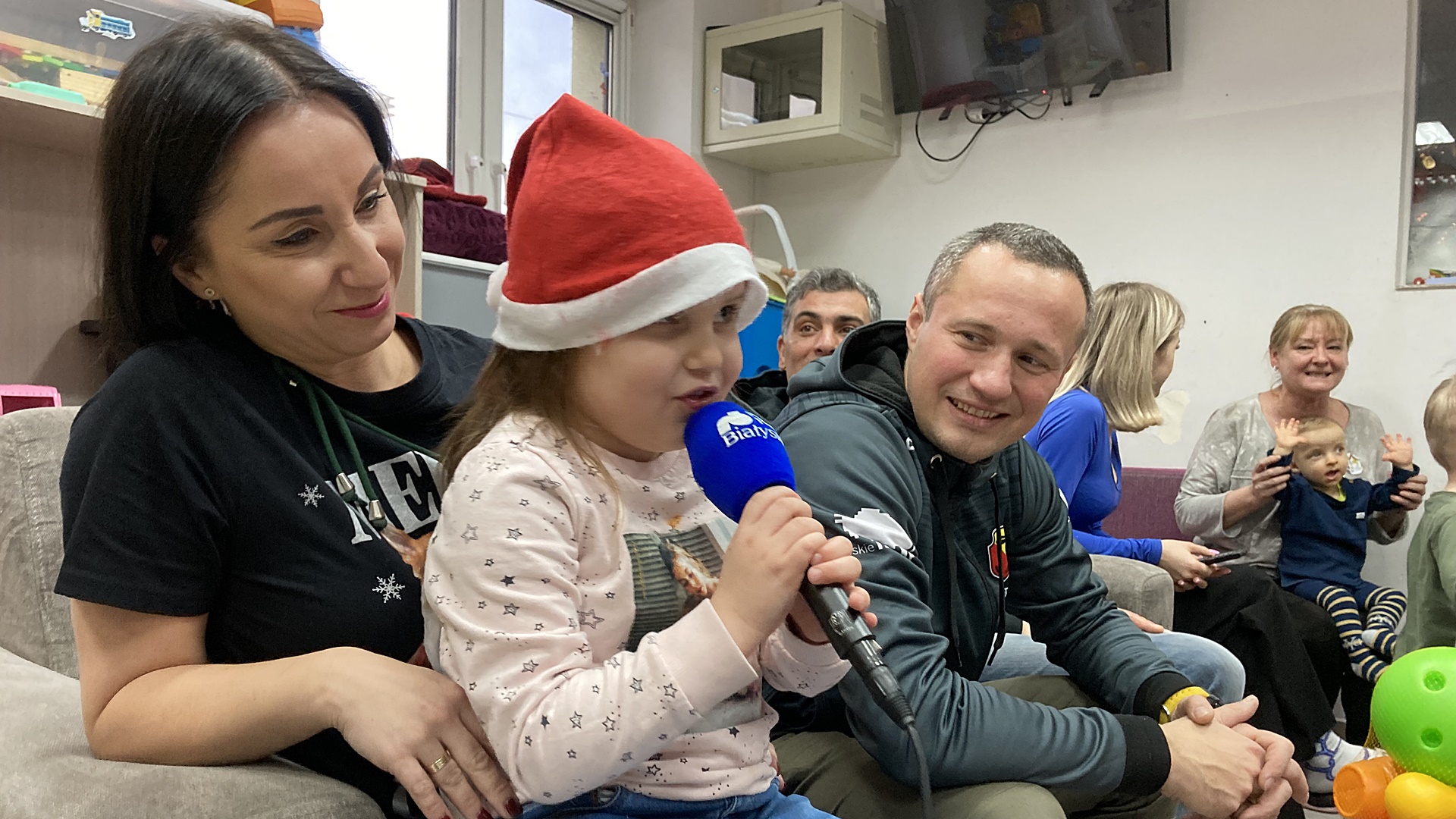 Dzieci z Regionalnej Placówki Opiekuńczo-Terapeutycznej w Ignatkach-Osiedle zostały obdarowane prezentami