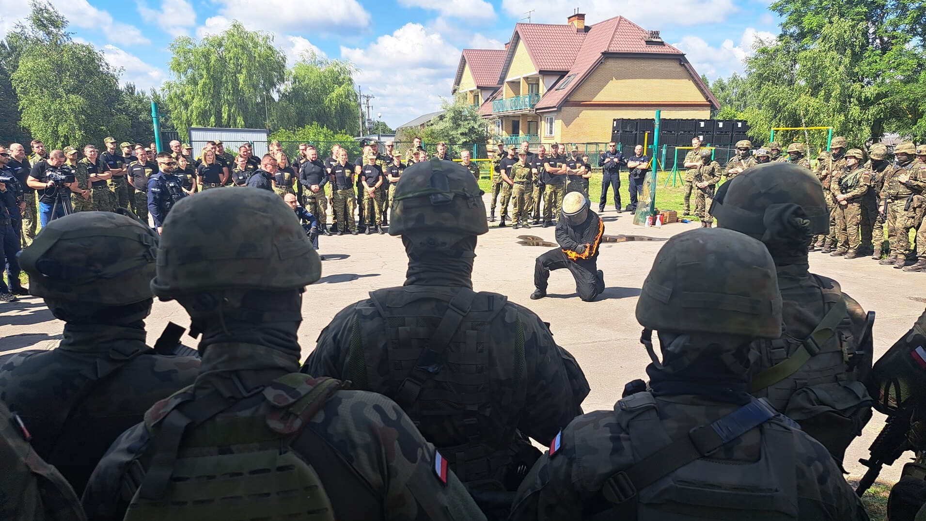 Policja szkoli żołnierzy i funkcjonariuszy SG służących na granicy