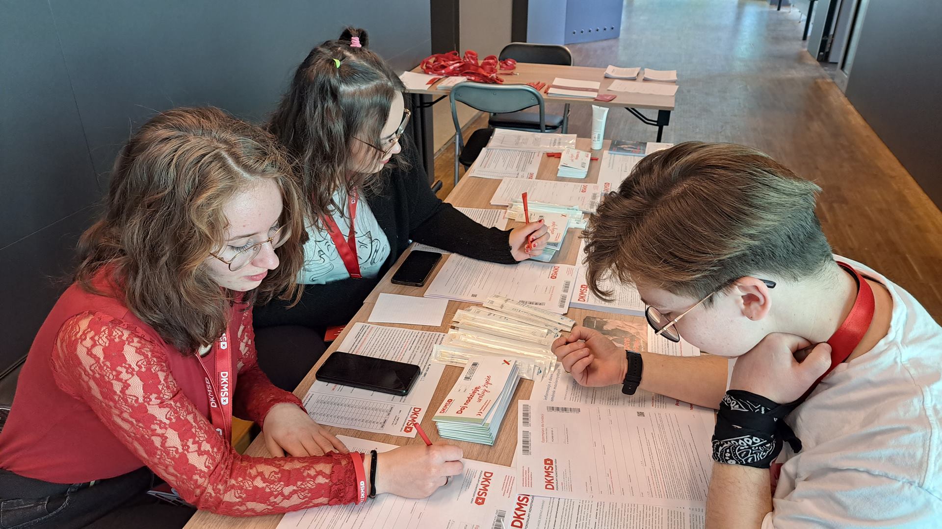 Studenci Akademii Łomżyńskiej uruchomili punkty rejestracyjne Fundacji DKMS