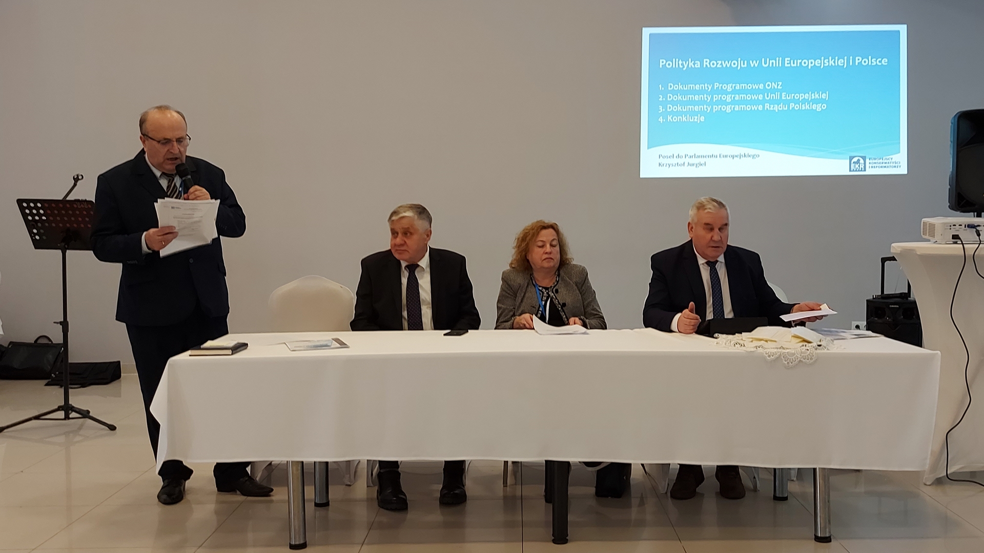 Kilkudziesięciu rolników i przedsiębiorców wzięło udział w spotkaniu na temat rozwoju obszarów wiejskich