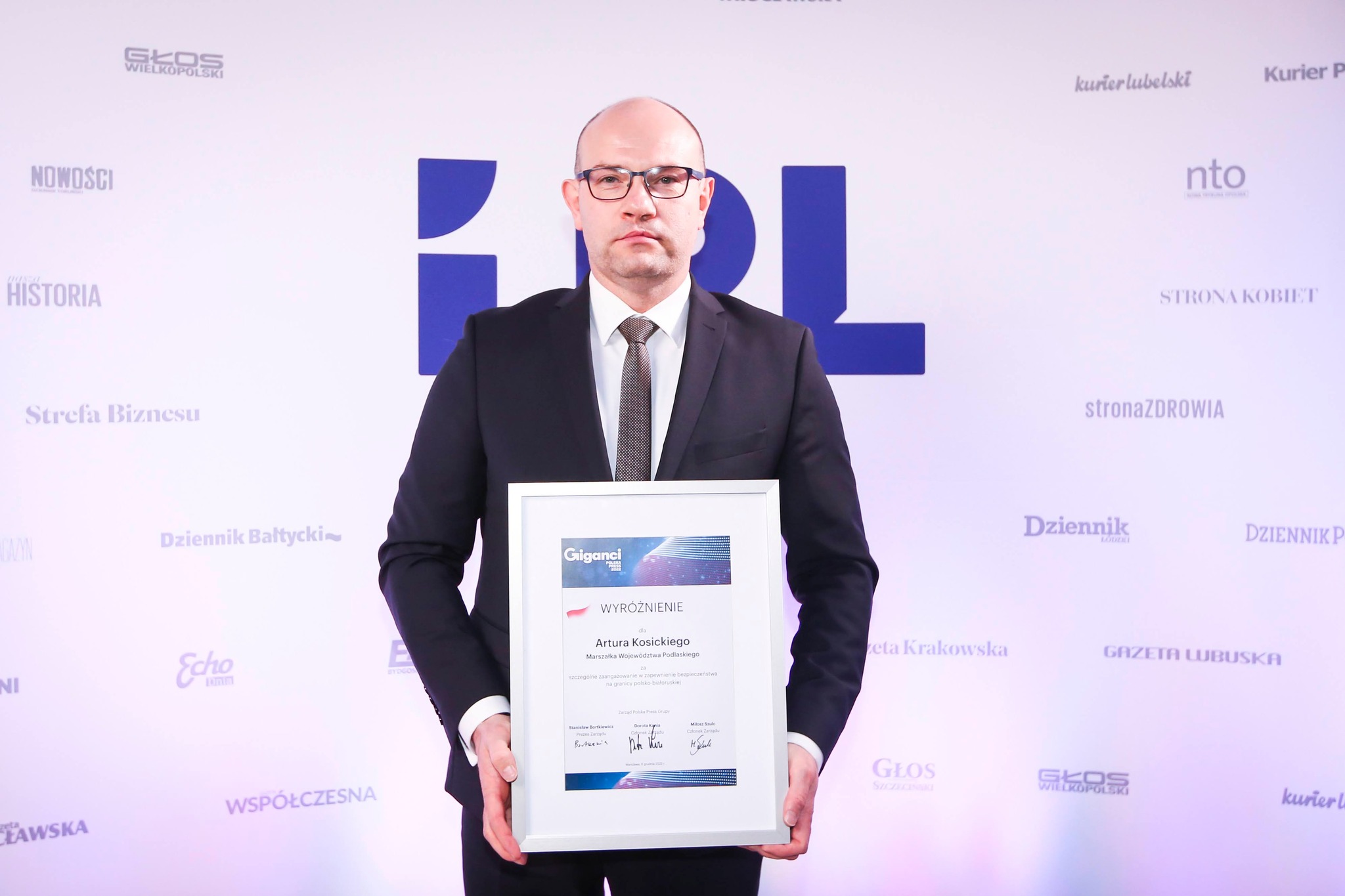 Marszałek Artur Kosicki wyróżniony w konkursie Giganci Polska Press 2022