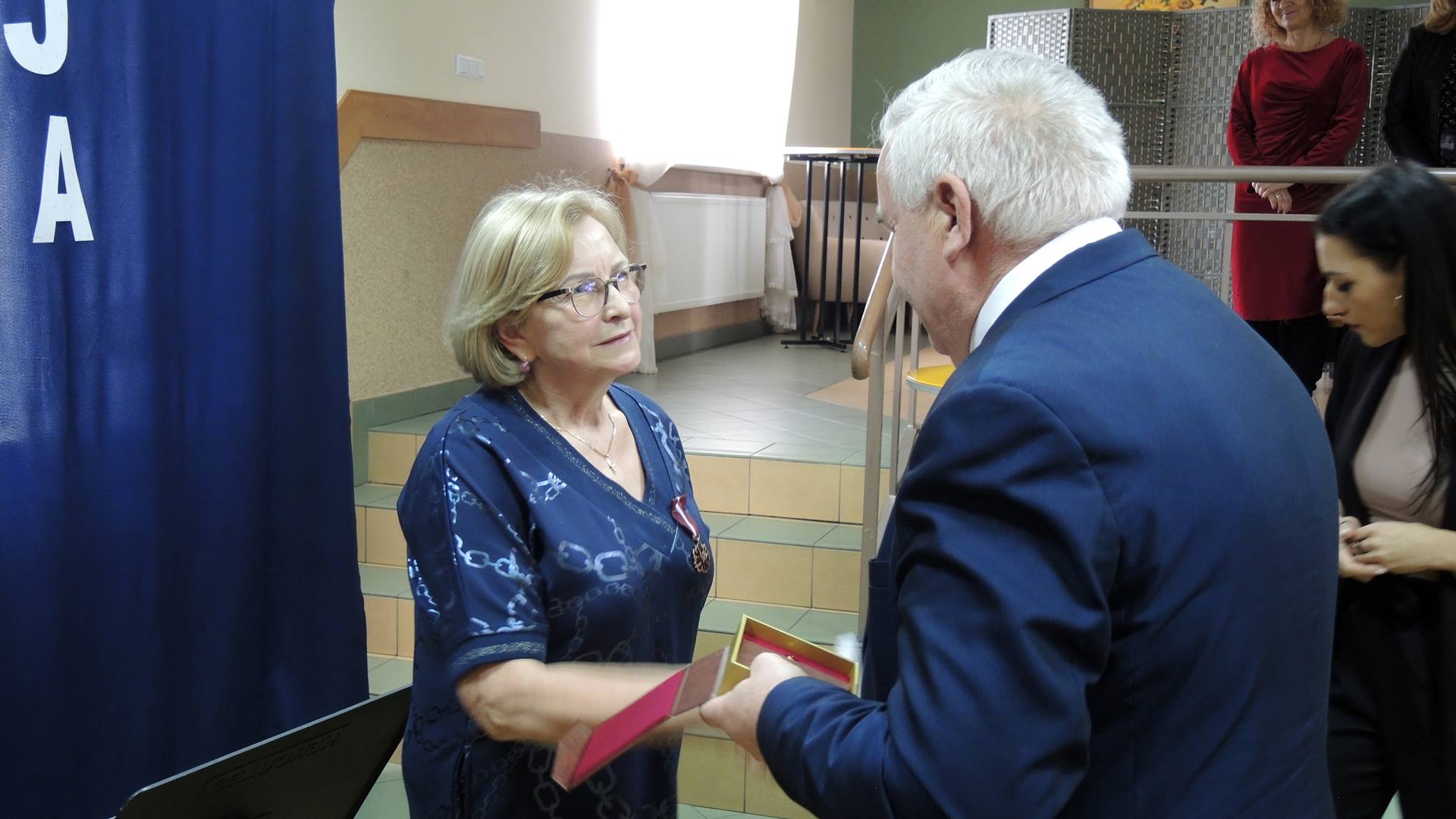 Wieloletnia dyrektor biblioteki w Podgórzu otrzymała brązowy medal "Zasłużony Kulturze Gloria Artis"