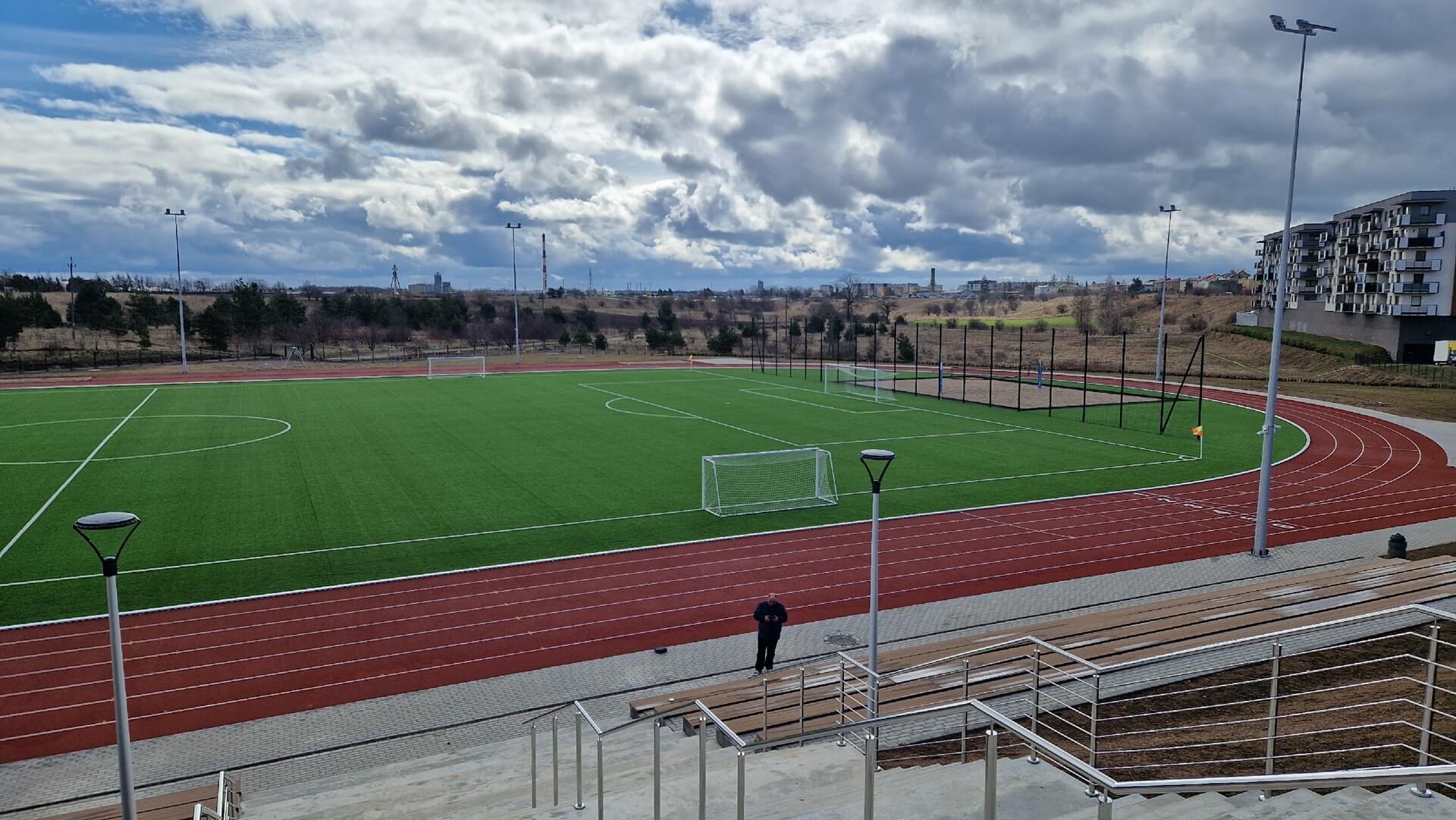 Jest boisko i sala, ale brakuje sprzętu. Dlatego będzie festyn