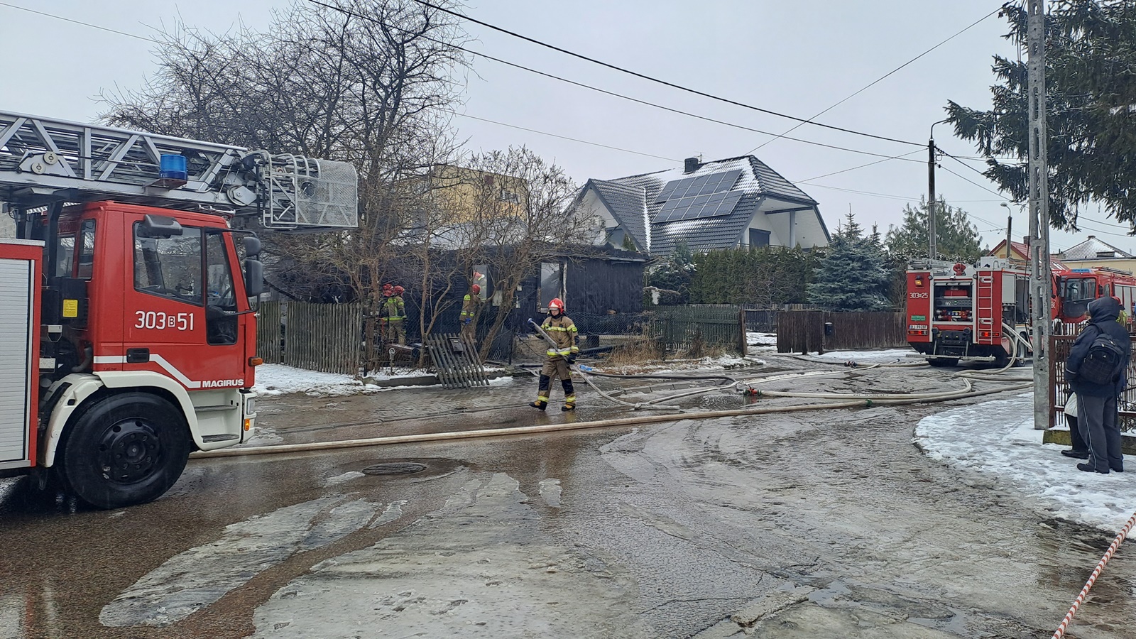 Starsza kobieta zginęła w pożarze domu przy ul. Bacieczki w Białymstoku