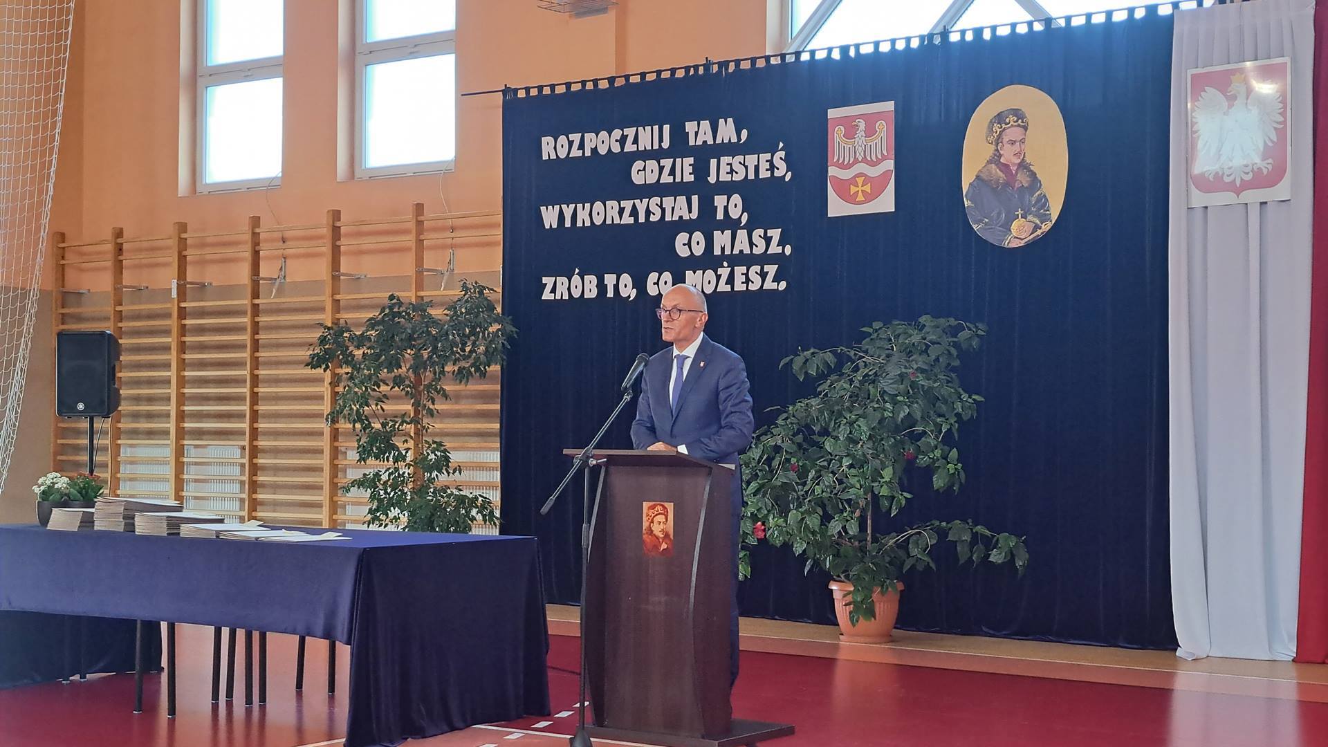 Starosta wysokomazowiecki wręczył stypendia 144 uczniom