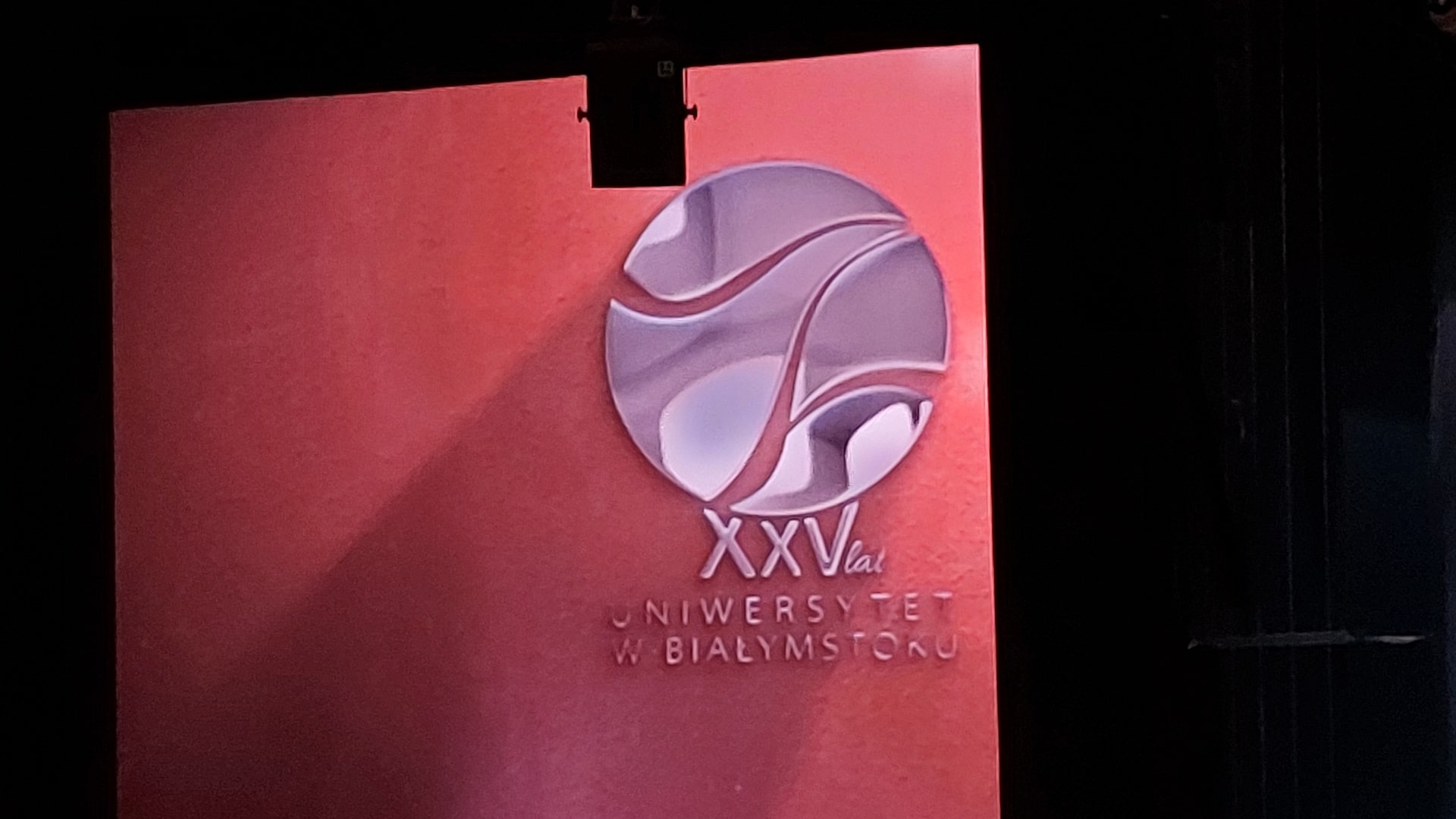 Ośmiu naukowców z Uniwersytetu w Białymstoku odebrało tytuły ambasadora uczelni