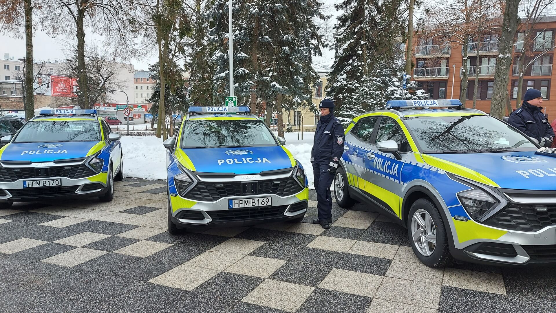 Podlaska policja ma nowe radiowozy - pieniądze dały m.in. samorządy [zdjęcia]