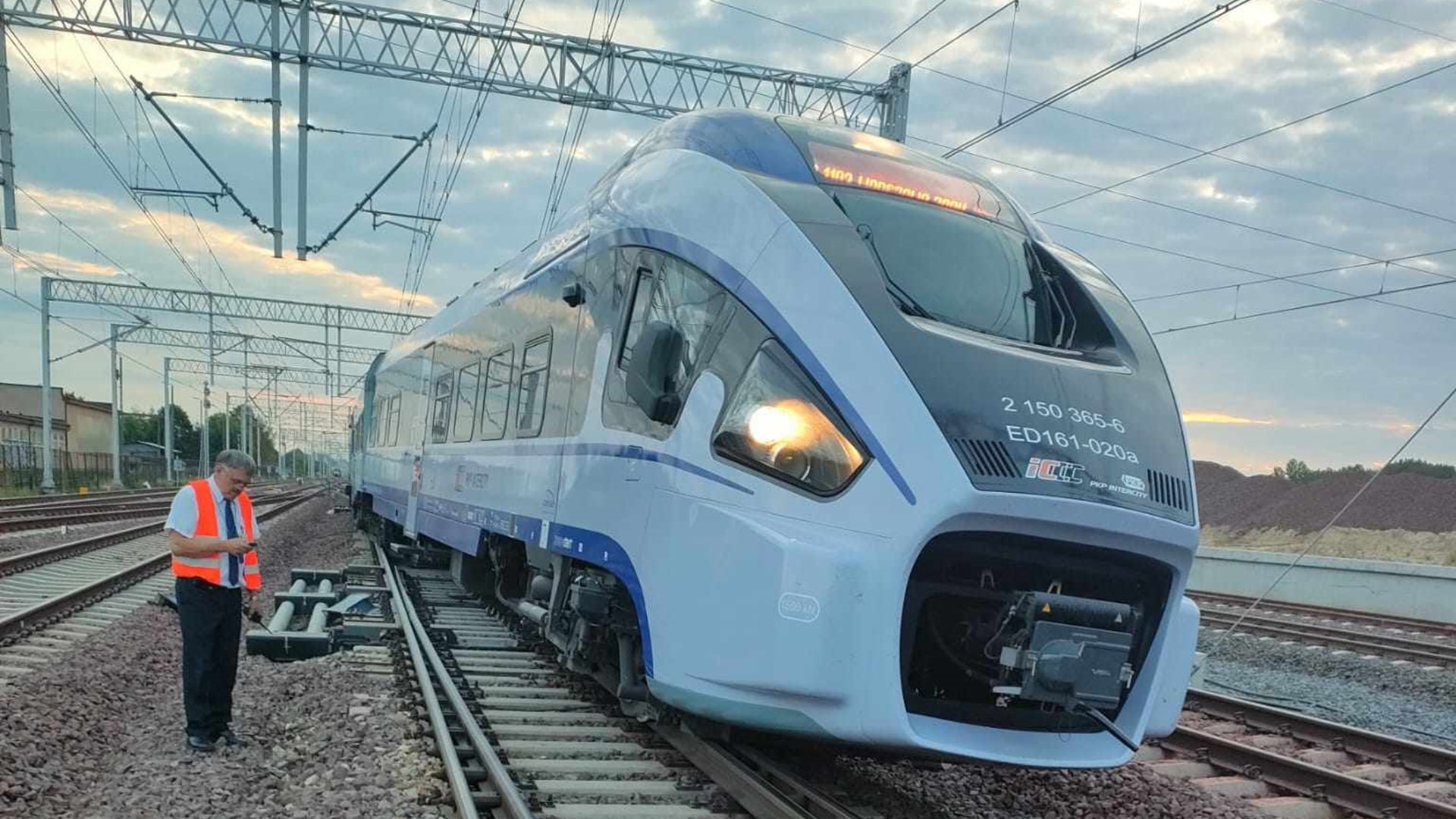 Na Zielonych Wzgórzach wykoleił się pociąg relacji Białystok-Warszawa Zachodnia