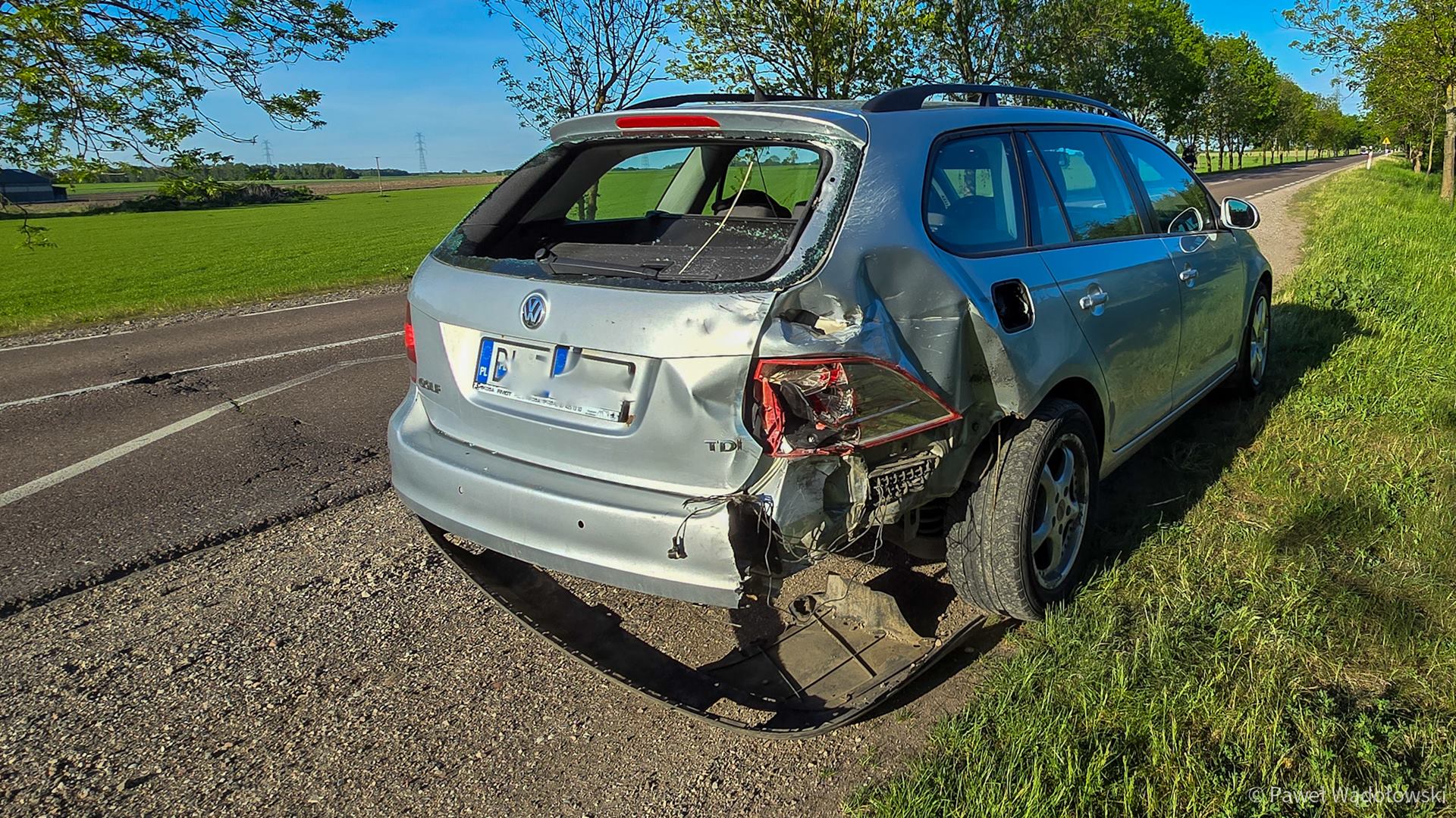 Wypadek na DK64 niedaleko Łomży - samochód zderzył się z motocyklem