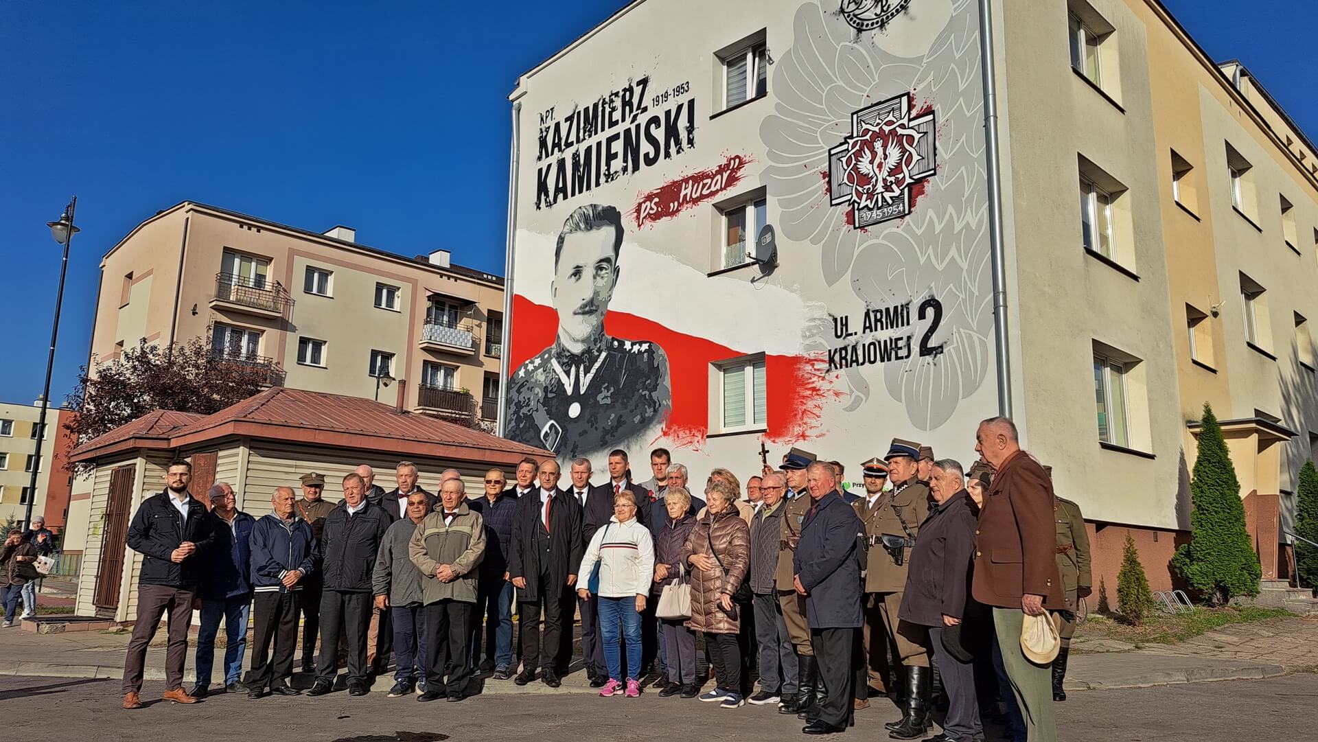 W Łapach oficjalnie odsłonięto mural z wizerunkiem Kazimierza Kamieńskiego ps. "Huzar"