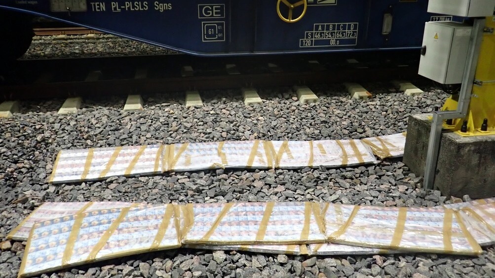 Przemyt. Papierosy zatopione w cysternach z żywicą