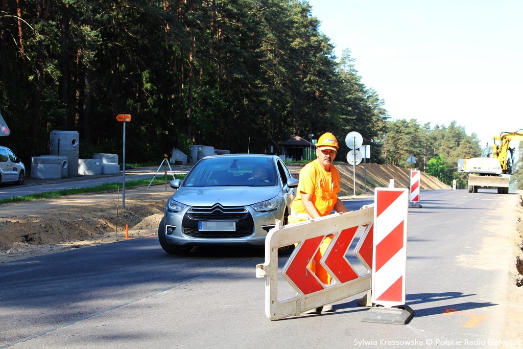 Zamknięty odcinek drogi na trasie Łomża - Mężenin. Jest objazd