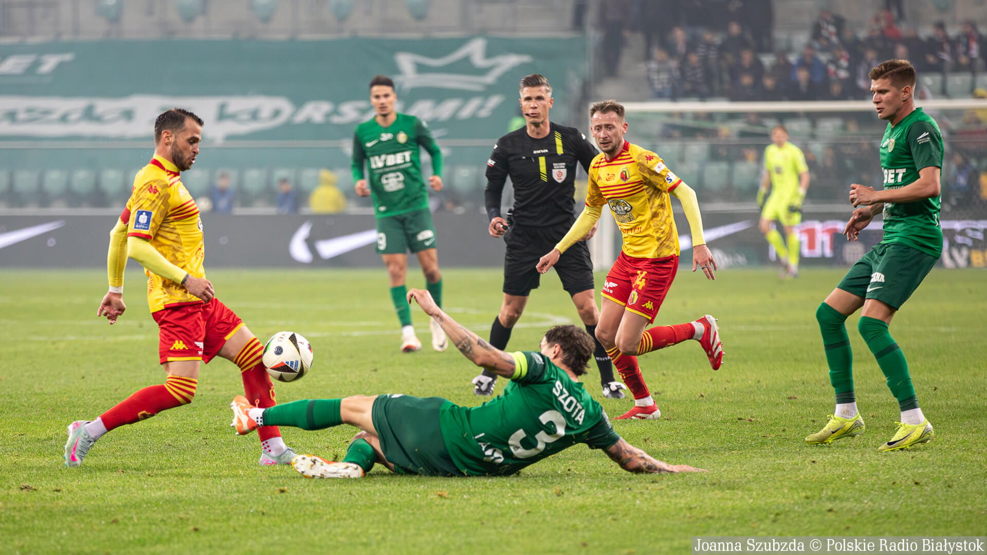 Remis Jagiellonii we Wrocławiu. Żółto-czerwoni bliżej europejskich pucharów [zdjęcia, wideo]