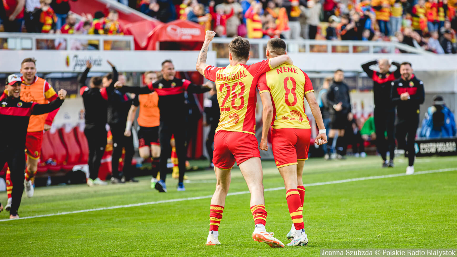 Jagiellonia wygrywa z Wartą i jest coraz bliżej utrzymania w ekstraklasie [zdjęcia, wideo]