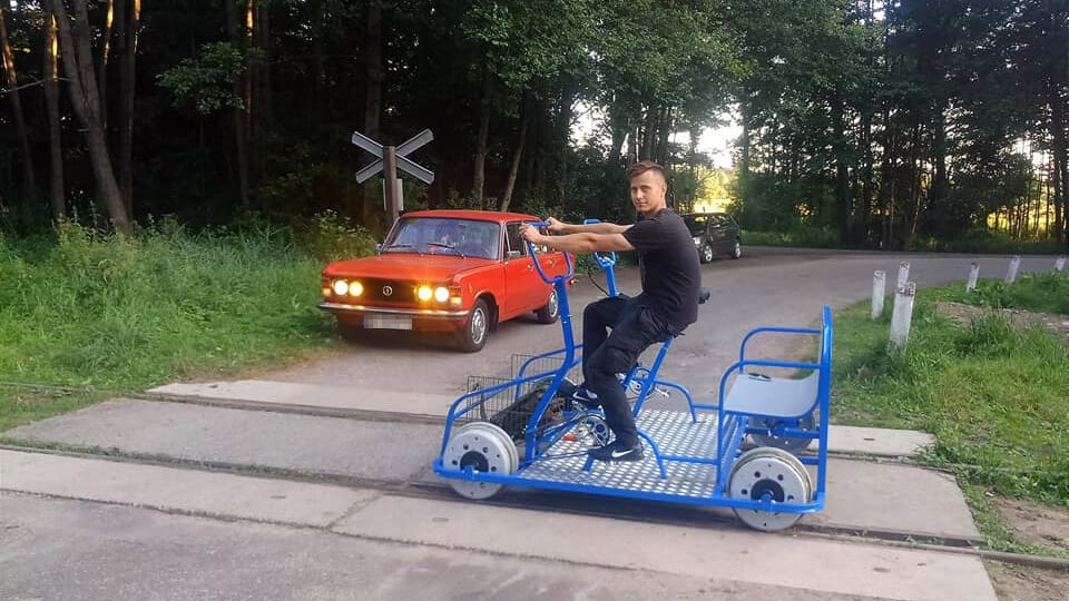 Na rowerowych drezynach przez Białowieżę - nowa atrakcja turystyczna [wideo]