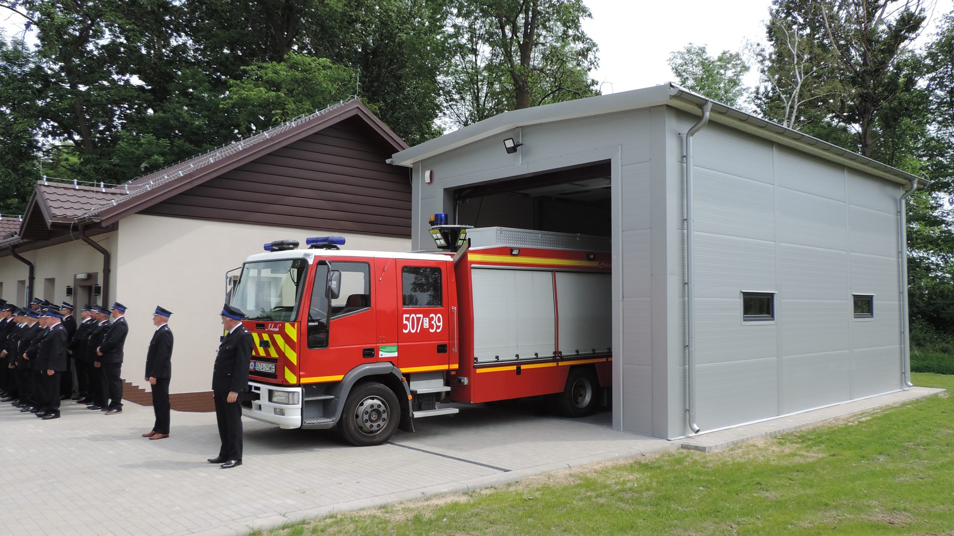 Samochód i garaż dla OSP z Krajewa Białego [zdjęcia]