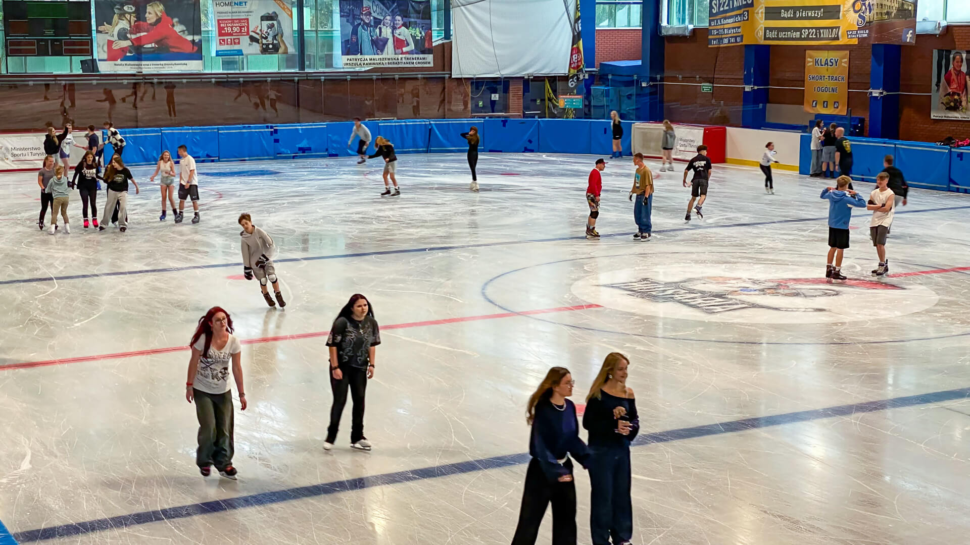 W upał na lód. Lodowisko w Białymstoku dostępne także latem [zdjęcia]