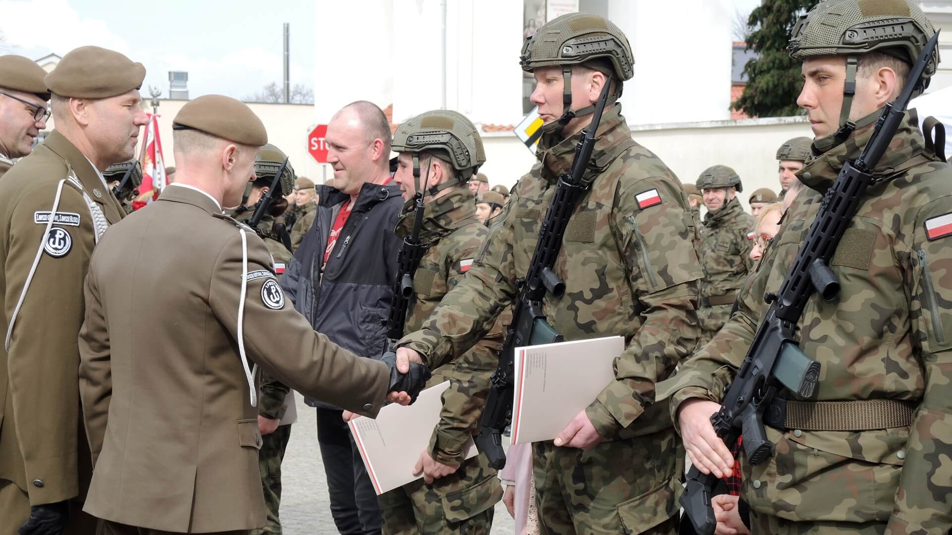 Blisko 50 żołnierzy obrony terytorialnej złożyło w Ciechanowcu przysięgę wojskową [zdjęcia]