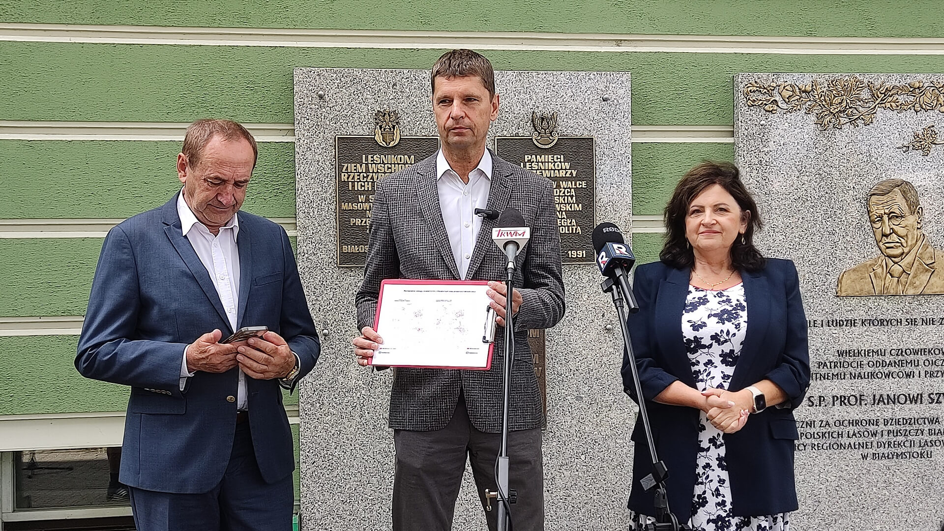 Politycy PiS zachęcają do udziału w konsultacjach dotyczących wycinki drzew