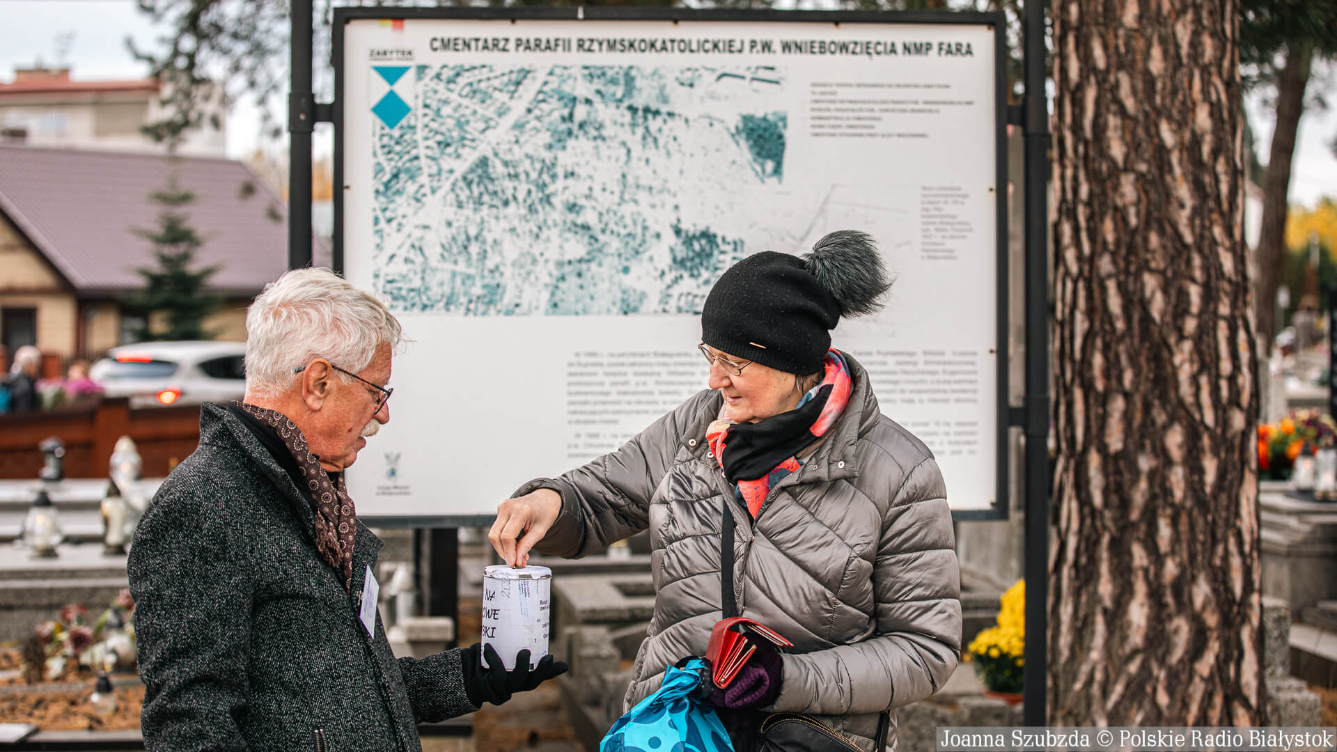 Kwesty na podlaskich cmentarzach [zdjęcia]