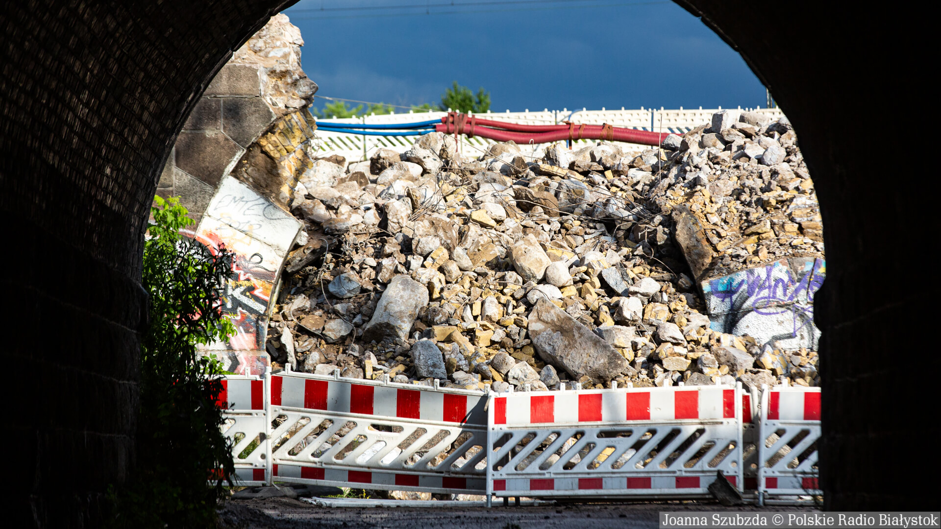 Tunel kolejowy od strony ul. Kopernika w Białymstoku jest wyburzany [zdjęcia]