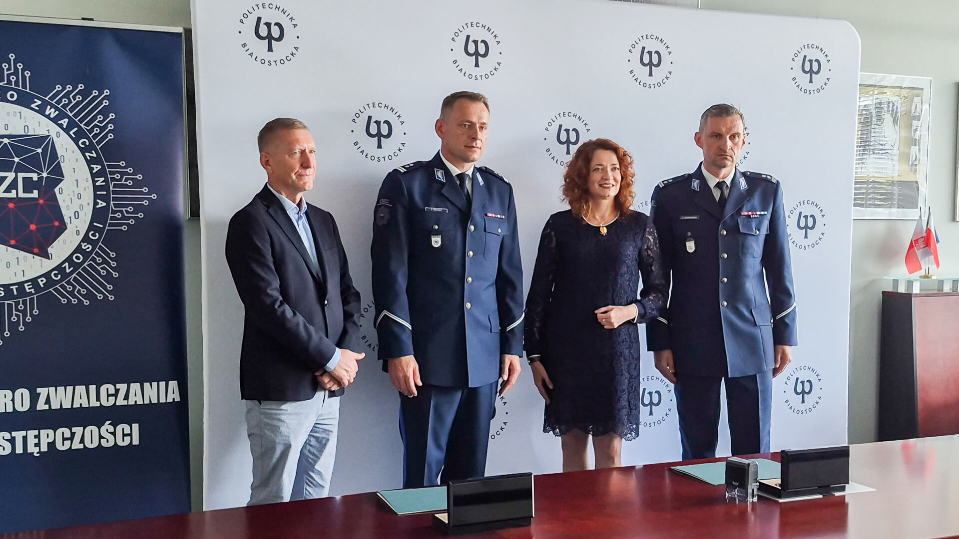 Jak unikać hakerów i oszustów? Studenci PB dowiedzą się tego od policjantów