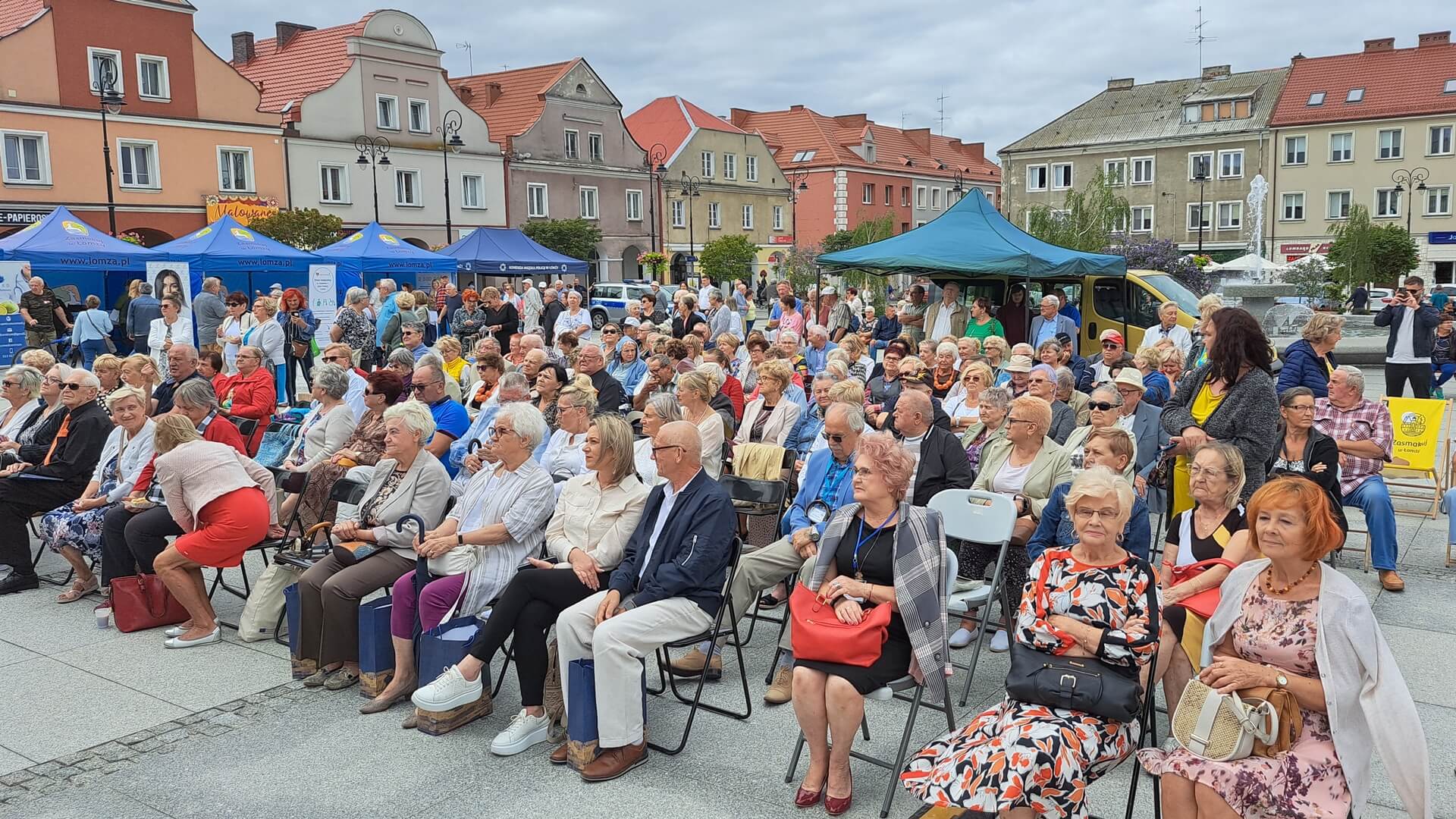 Seniorada w Łomży - występy muzyczne, biesiadowanie i badania profilaktyczne