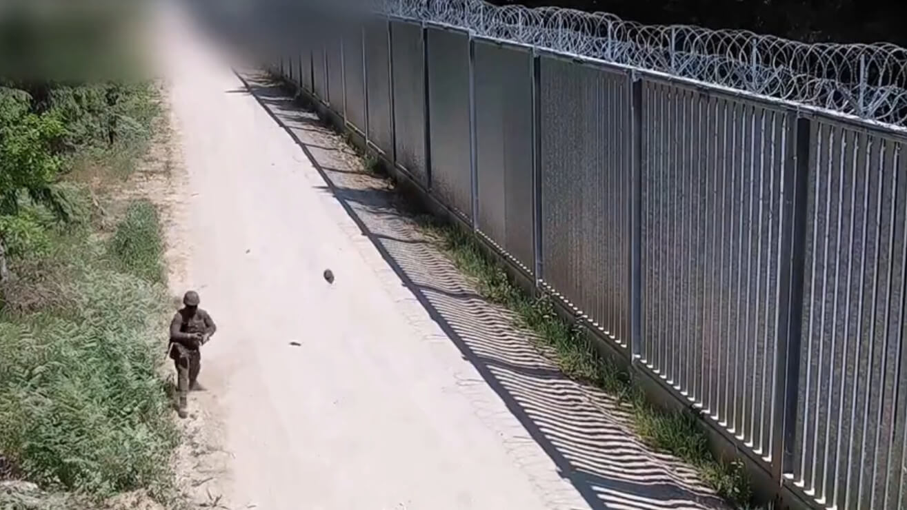 Polskie patrole znów obrzucone kamieniami [wideo]