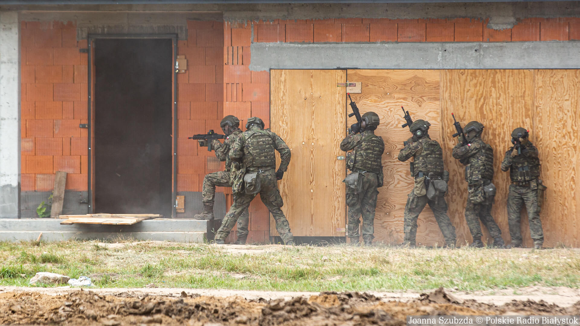 Szef MON Mariusz Błaszczak obserwował ćwiczenia żołnierzy pod Białymstokiem [zdjęcia, wideo]