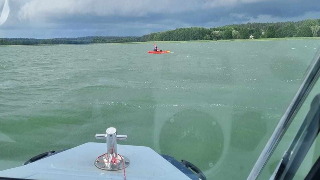 Chmury nad regionem. Nad jeziorami warto obserwować niebo